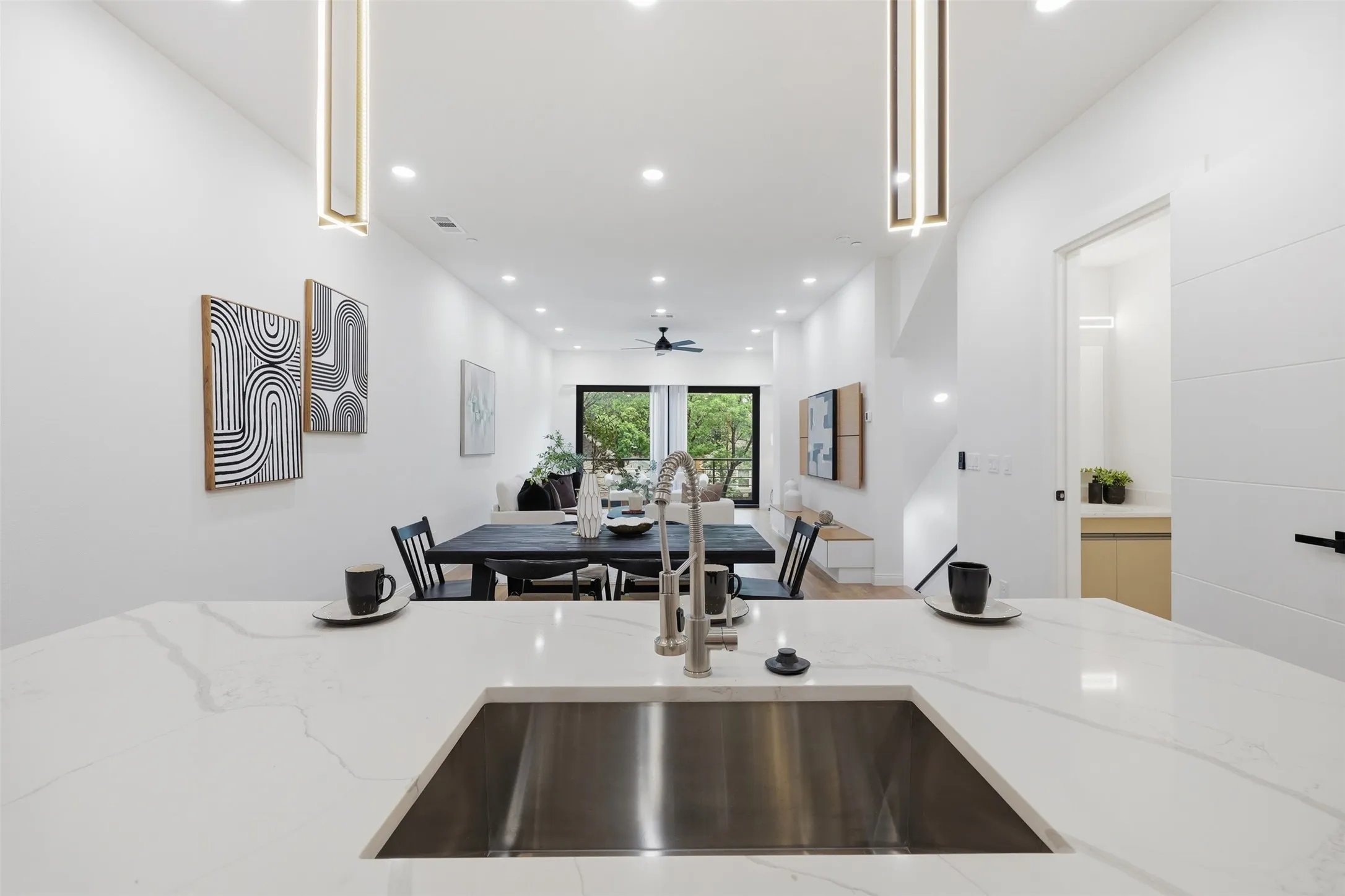 Condominium For Rent in Dallas County , 1920 Caddo Street 204, Dallas, Texas 75204, 2 Bedrooms, 3 Bathrooms, 2 Garage spaces, 1,977 Sqft, built in 2023, Price $3,350, mls#21348334, Real Estate Agent in Dallas, Homes For Rent in Dallas county, Homes For Rent in Dallas, Realtor in Dallas Texas, Real Estate Brokerage Independent Realty Texas, Luminita Cordes Realtor