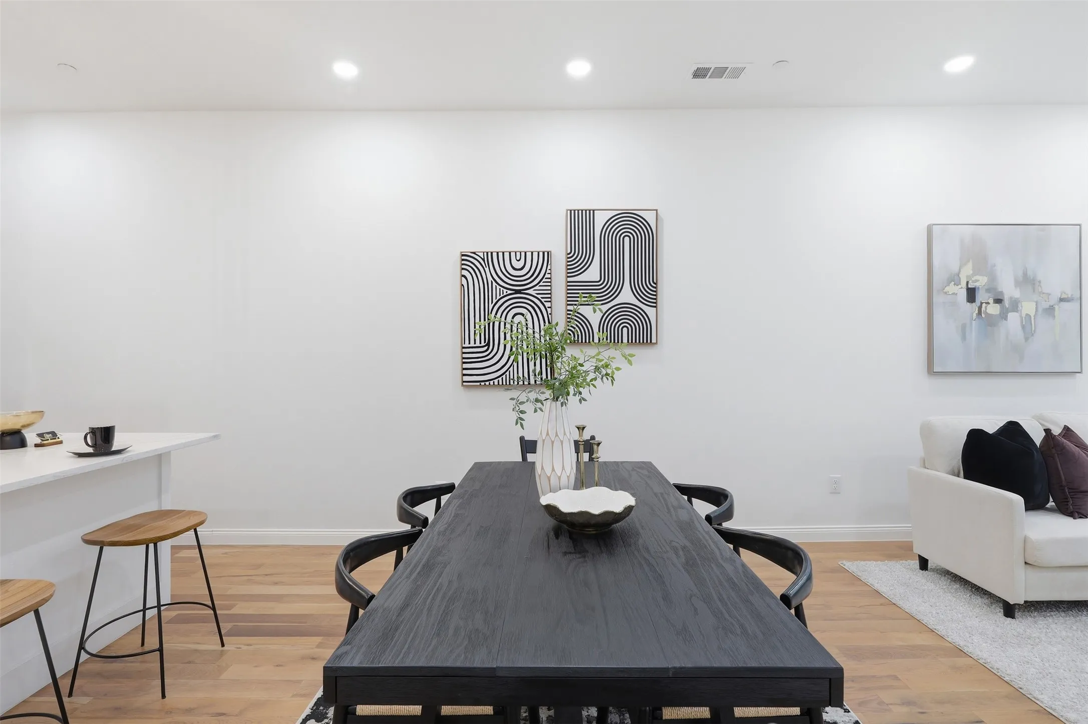 Condominium For Rent in Dallas County , 1920 Caddo Street 204, Dallas, Texas 75204, 2 Bedrooms, 3 Bathrooms, 2 Garage spaces, 1,977 Sqft, built in 2023, Price $3,350, mls#21348334, Real Estate Agent in Dallas, Homes For Rent in Dallas county, Homes For Rent in Dallas, Realtor in Dallas Texas, Real Estate Brokerage Independent Realty Texas, Luminita Cordes Realtor