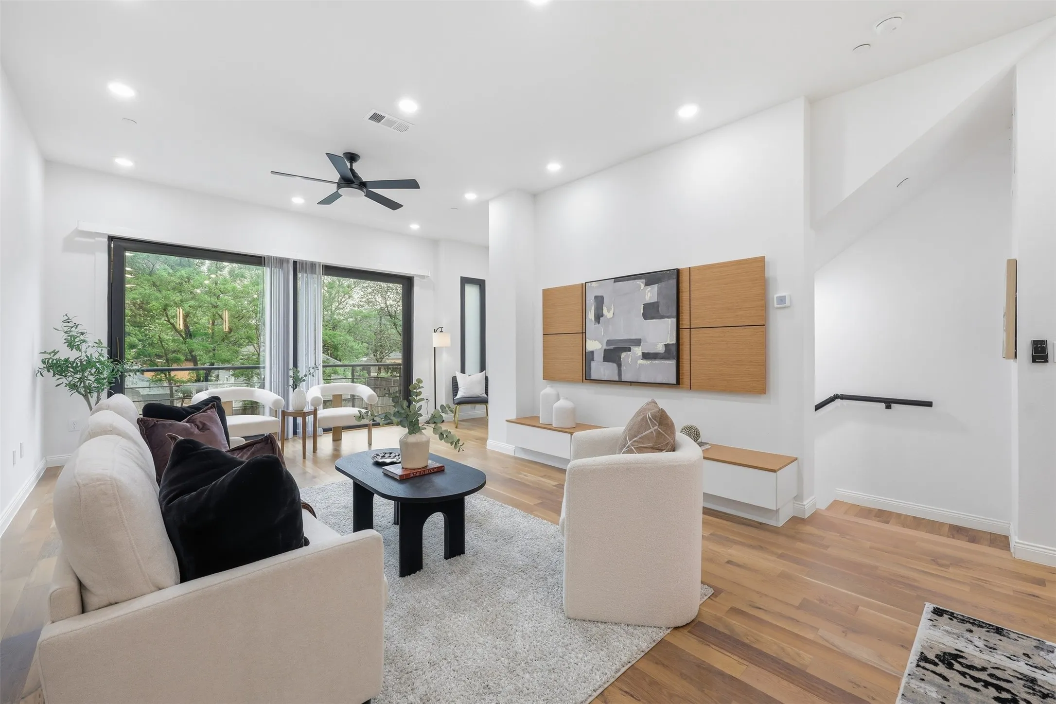 Condominium For Rent in Dallas County , 1920 Caddo Street 204, Dallas, Texas 75204, 2 Bedrooms, 3 Bathrooms, 2 Garage spaces, 1,977 Sqft, built in 2023, Price $3,350, mls#21348334, Real Estate Agent in Dallas, Homes For Rent in Dallas county, Homes For Rent in Dallas, Realtor in Dallas Texas, Real Estate Brokerage Independent Realty Texas, Luminita Cordes Realtor