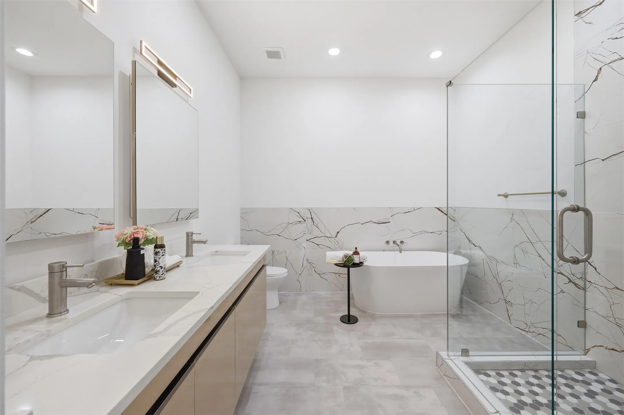 Condominium For Rent in Dallas County , 1920 Caddo Street 204, Dallas, Texas 75204, 2 Bedrooms, 3 Bathrooms, 2 Garage spaces, 1,977 Sqft, built in 2023, Price $3,350, mls#21348334, Real Estate Agent in Dallas, Homes For Rent in Dallas county, Homes For Rent in Dallas, Realtor in Dallas Texas, Real Estate Brokerage Independent Realty Texas, Luminita Cordes Realtor