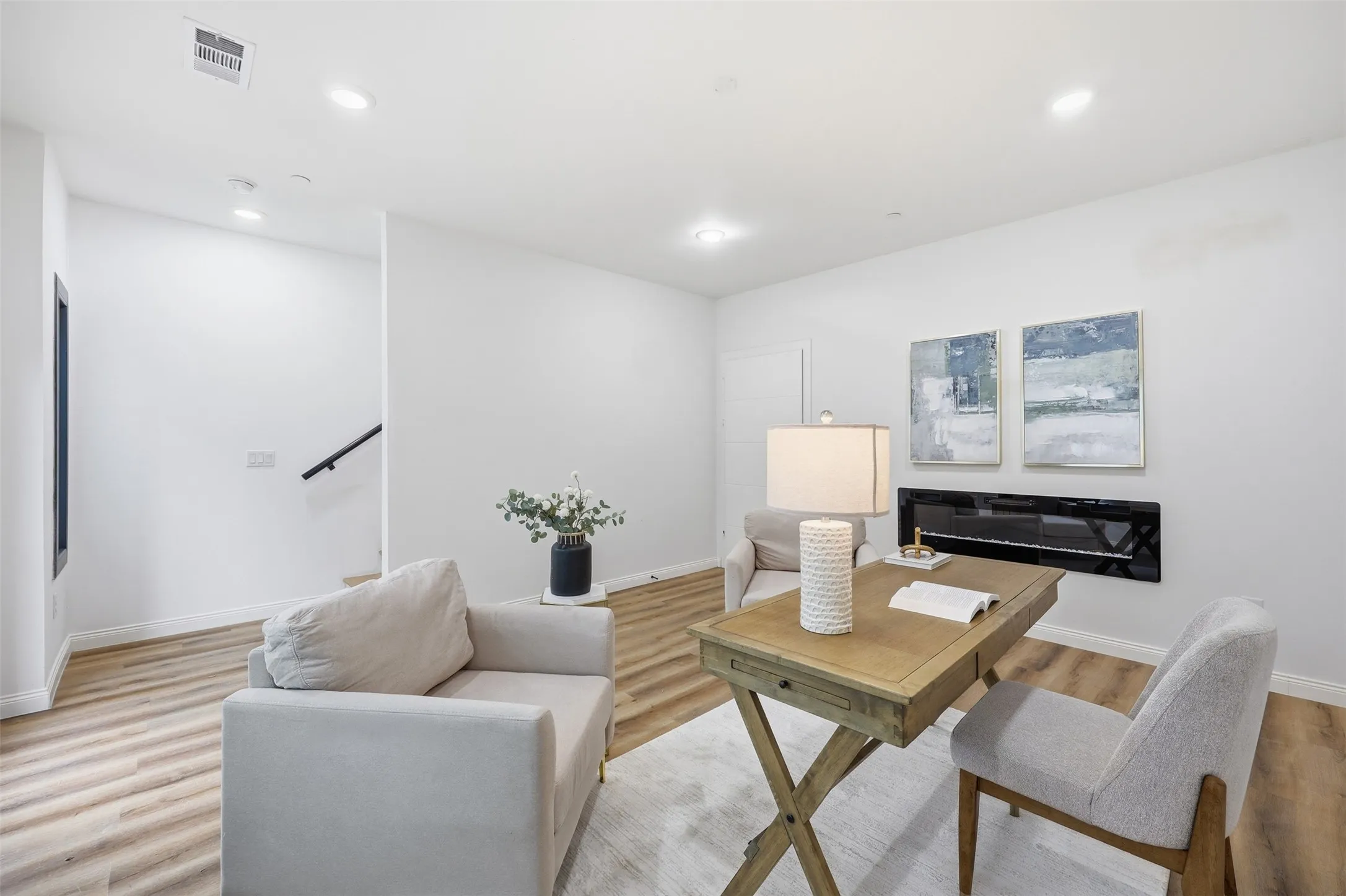 Condominium For Rent in Dallas County , 1920 Caddo Street 204, Dallas, Texas 75204, 2 Bedrooms, 3 Bathrooms, 2 Garage spaces, 1,977 Sqft, built in 2023, Price $3,350, mls#21348334, Real Estate Agent in Dallas, Homes For Rent in Dallas county, Homes For Rent in Dallas, Realtor in Dallas Texas, Real Estate Brokerage Independent Realty Texas, Luminita Cordes Realtor