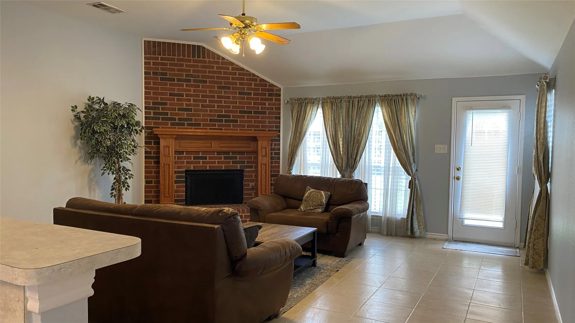 Single Family Residence For Sale in Collin County , 1326 Kingsley Court, Allen, Texas 75013, 4 Bedroom, 2 Bathroom, 2 Garage spaces, 2,209 Sqft, built in 2002, mls#21348341, Real Estate Agent in Allen, Homes For Sale in Collin county, Homes For Sale in Allen, Realtor in Allen Texas, Real Estate Brokerage Independent Realty Texas, Luminita Cordes Realtor