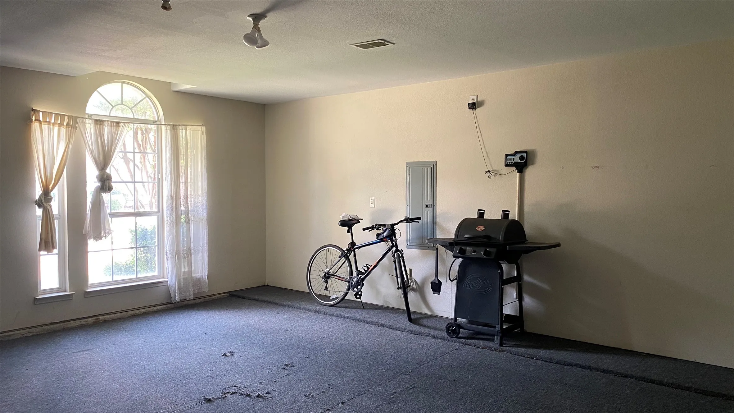 Single Family Residence For Sale in Collin County , 1326 Kingsley Court, Allen, Texas 75013, 4 Bedroom, 2 Bathroom, 2 Garage spaces, 2,209 Sqft, built in 2002, mls#21348341, Real Estate Agent in Allen, Homes For Sale in Collin county, Homes For Sale in Allen, Realtor in Allen Texas, Real Estate Brokerage Independent Realty Texas, Luminita Cordes Realtor