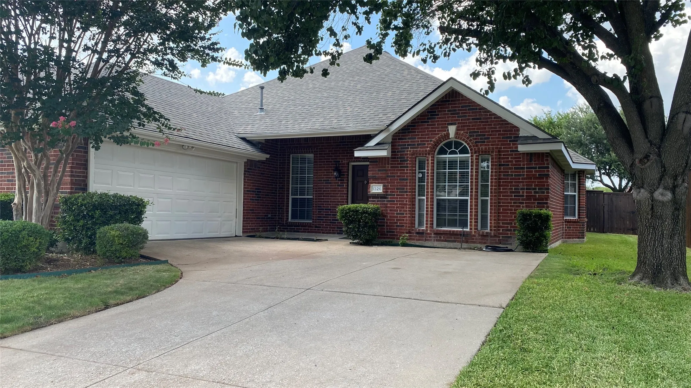 Single Family Residence For Sale in Collin County , 1326 Kingsley Court, Allen, Texas 75013, 4 Bedroom, 2 Bathroom, 2 Garage spaces, 2,209 Sqft, built in 2002, mls#21348341, Real Estate Agent in Allen, Homes For Sale in Collin county, Homes For Sale in Allen, Realtor in Allen Texas, Real Estate Brokerage Independent Realty Texas, Luminita Cordes Realtor