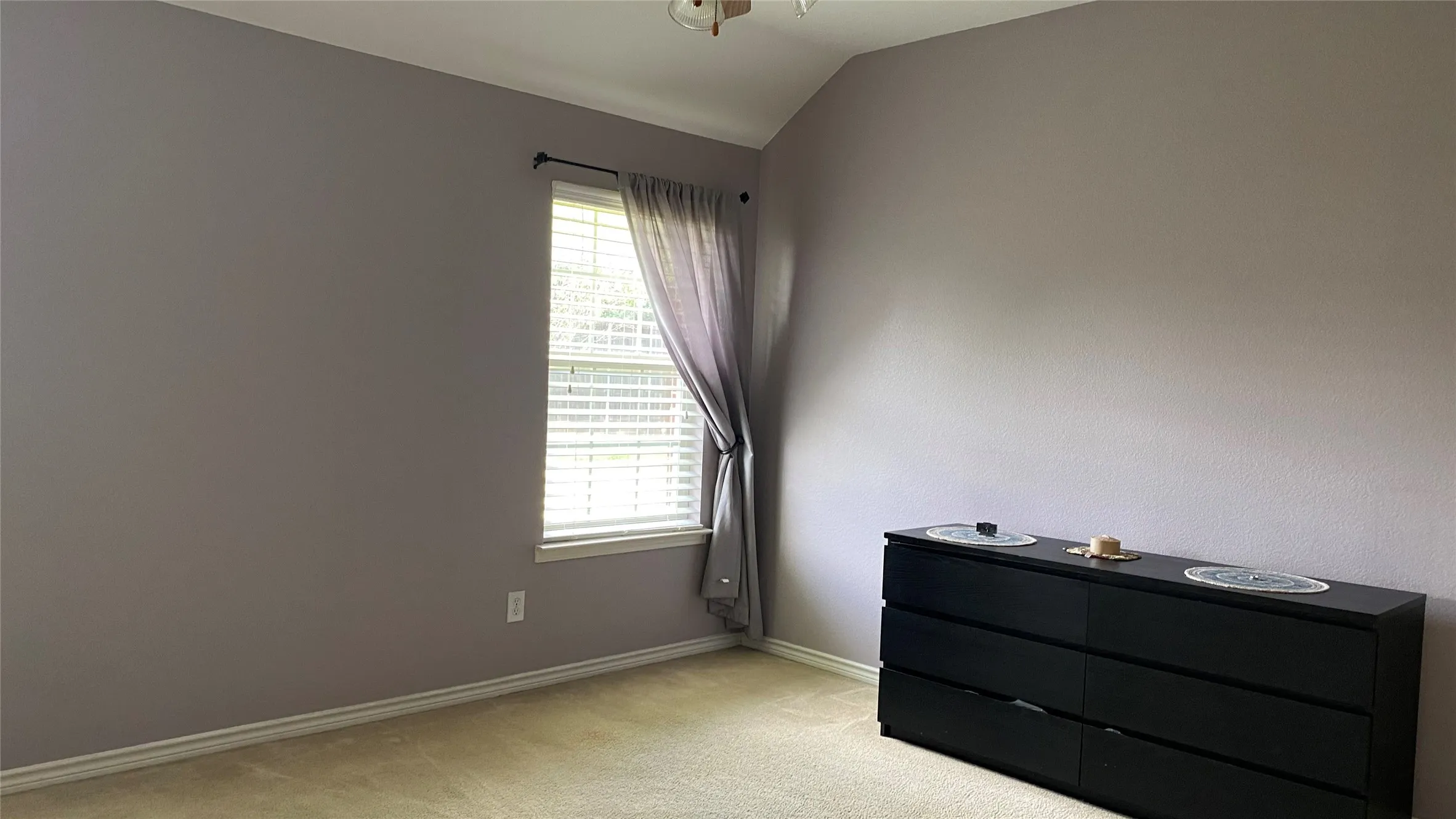 Single Family Residence For Sale in Collin County , 1326 Kingsley Court, Allen, Texas 75013, 4 Bedroom, 2 Bathroom, 2 Garage spaces, 2,209 Sqft, built in 2002, mls#21348341, Real Estate Agent in Allen, Homes For Sale in Collin county, Homes For Sale in Allen, Realtor in Allen Texas, Real Estate Brokerage Independent Realty Texas, Luminita Cordes Realtor