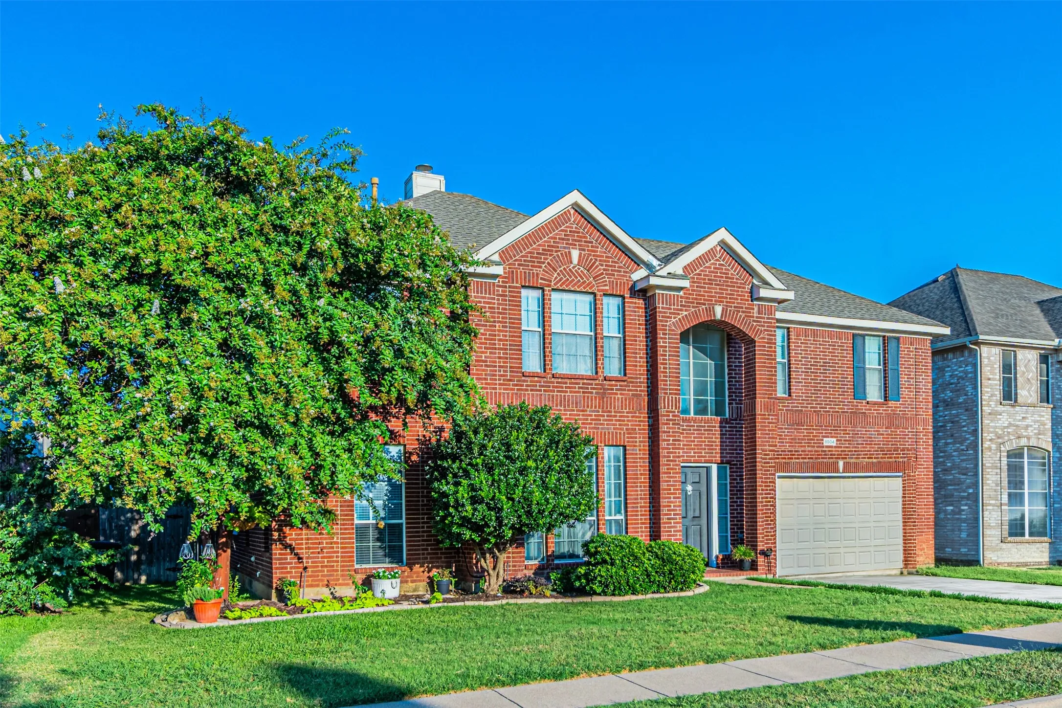 Single Family Residence For Sale in Tarrant County , 8504 Saffron Drive, Fort Worth, Texas 76123, 3 Bedroom, 3 Bathroom, 2 Garage spaces, 2,087 Sqft, built in 2002, Price $337,000, mls#21348202, Real Estate Agent in Fort Worth, Homes For Sale in Tarrant county, Homes For Sale in Fort Worth, Realtor in Fort Worth Texas, Real Estate Brokerage Independent Realty Texas, Luminita Cordes Realtor