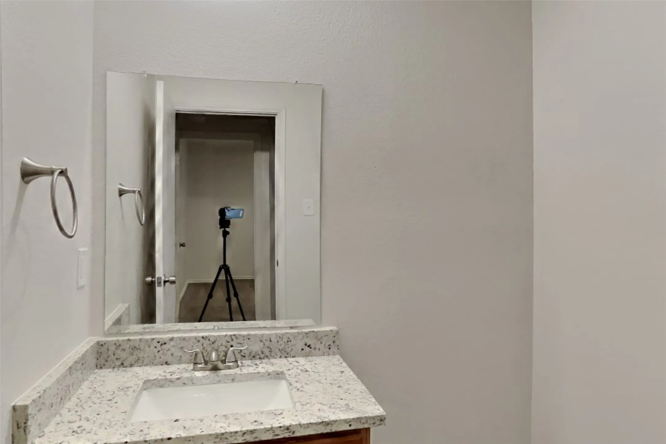 Single Family Residence For Rent in Collin County , 3203 Kingsbrook Drive, Wylie, Texas 75098, 4 Bedroom, 3 Bathroom, 2 Garage spaces, 2,072 Sqft, built in 2002, mls#21348339, Real Estate Agent in Wylie, Homes For Rent in Collin county, Homes For Rent in Wylie, Realtor in Wylie Texas, Real Estate Brokerage Independent Realty Texas, Luminita Cordes Realtor