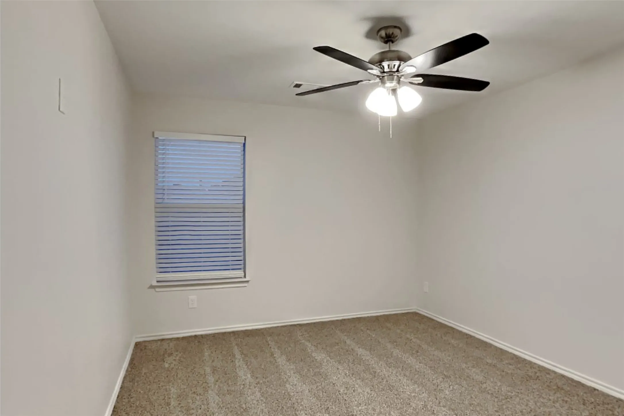 Single Family Residence For Rent in Collin County , 3203 Kingsbrook Drive, Wylie, Texas 75098, 4 Bedroom, 3 Bathroom, 2 Garage spaces, 2,072 Sqft, built in 2002, mls#21348339, Real Estate Agent in Wylie, Homes For Rent in Collin county, Homes For Rent in Wylie, Realtor in Wylie Texas, Real Estate Brokerage Independent Realty Texas, Luminita Cordes Realtor