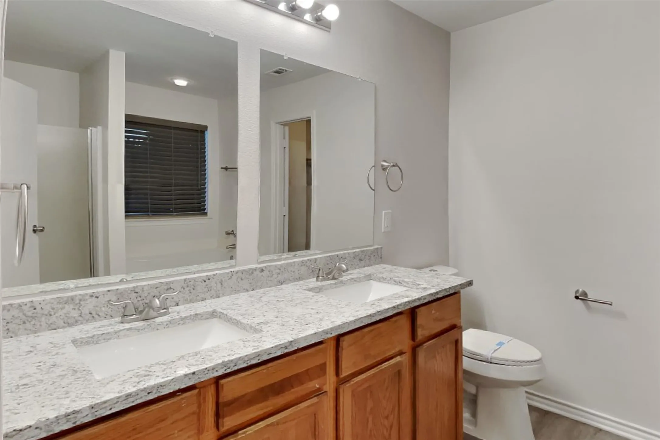 Single Family Residence For Rent in Collin County , 3203 Kingsbrook Drive, Wylie, Texas 75098, 4 Bedroom, 3 Bathroom, 2 Garage spaces, 2,072 Sqft, built in 2002, mls#21348339, Real Estate Agent in Wylie, Homes For Rent in Collin county, Homes For Rent in Wylie, Realtor in Wylie Texas, Real Estate Brokerage Independent Realty Texas, Luminita Cordes Realtor