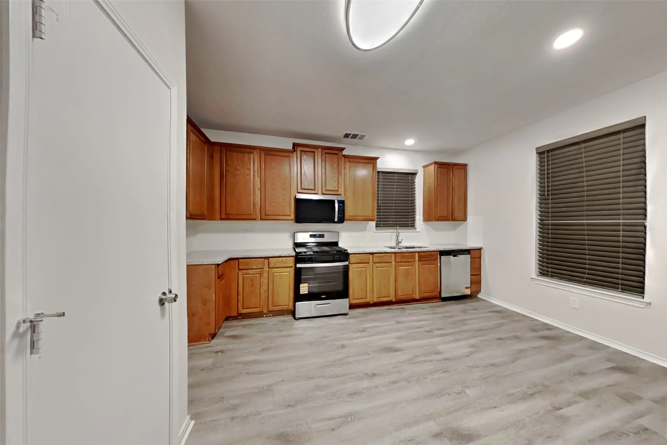 Single Family Residence For Rent in Collin County , 3203 Kingsbrook Drive, Wylie, Texas 75098, 4 Bedroom, 3 Bathroom, 2 Garage spaces, 2,072 Sqft, built in 2002, mls#21348339, Real Estate Agent in Wylie, Homes For Rent in Collin county, Homes For Rent in Wylie, Realtor in Wylie Texas, Real Estate Brokerage Independent Realty Texas, Luminita Cordes Realtor