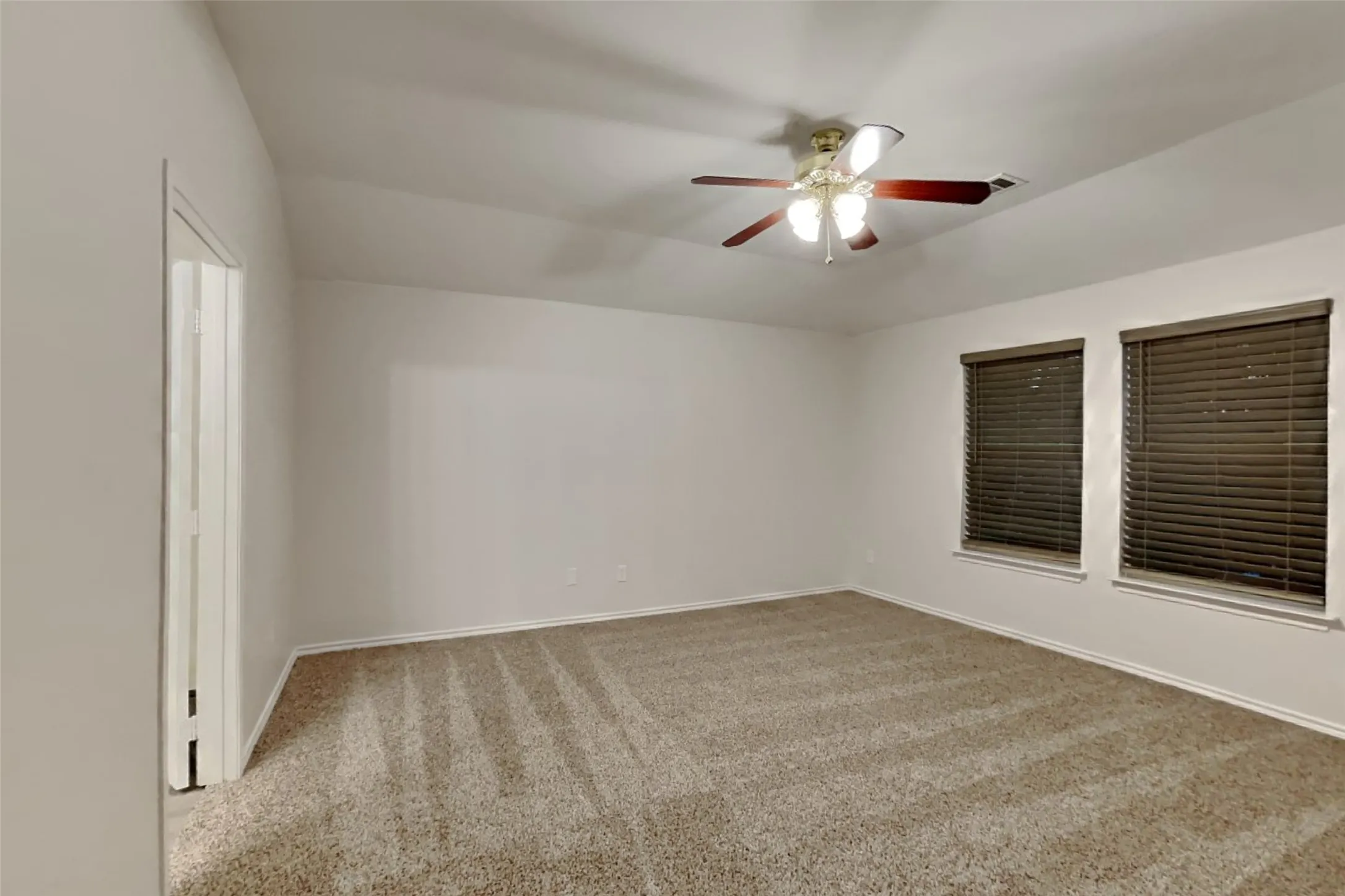 Single Family Residence For Rent in Collin County , 3203 Kingsbrook Drive, Wylie, Texas 75098, 4 Bedroom, 3 Bathroom, 2 Garage spaces, 2,072 Sqft, built in 2002, mls#21348339, Real Estate Agent in Wylie, Homes For Rent in Collin county, Homes For Rent in Wylie, Realtor in Wylie Texas, Real Estate Brokerage Independent Realty Texas, Luminita Cordes Realtor
