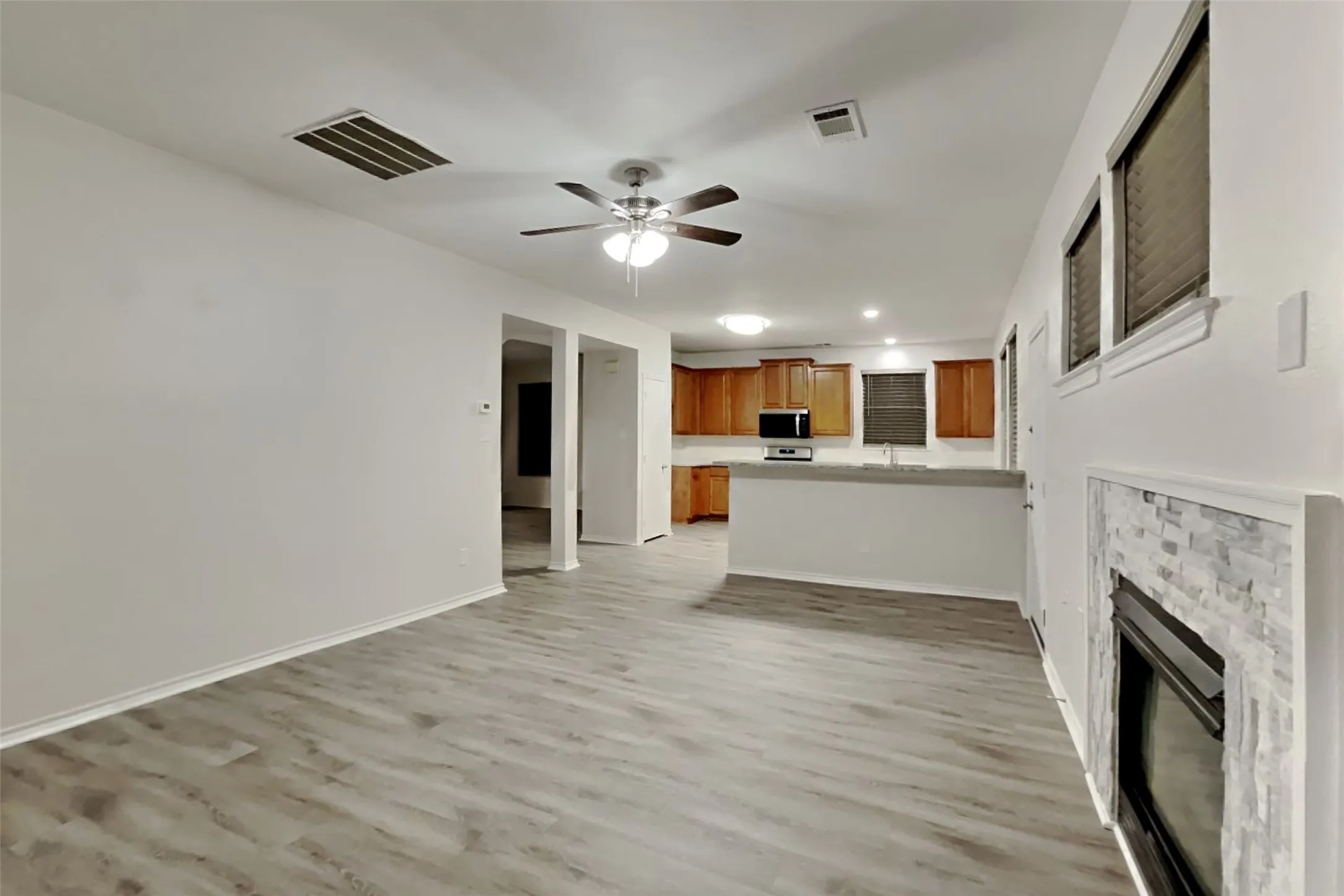 Single Family Residence For Rent in Collin County , 3203 Kingsbrook Drive, Wylie, Texas 75098, 4 Bedroom, 3 Bathroom, 2 Garage spaces, 2,072 Sqft, built in 2002, mls#21348339, Real Estate Agent in Wylie, Homes For Rent in Collin county, Homes For Rent in Wylie, Realtor in Wylie Texas, Real Estate Brokerage Independent Realty Texas, Luminita Cordes Realtor