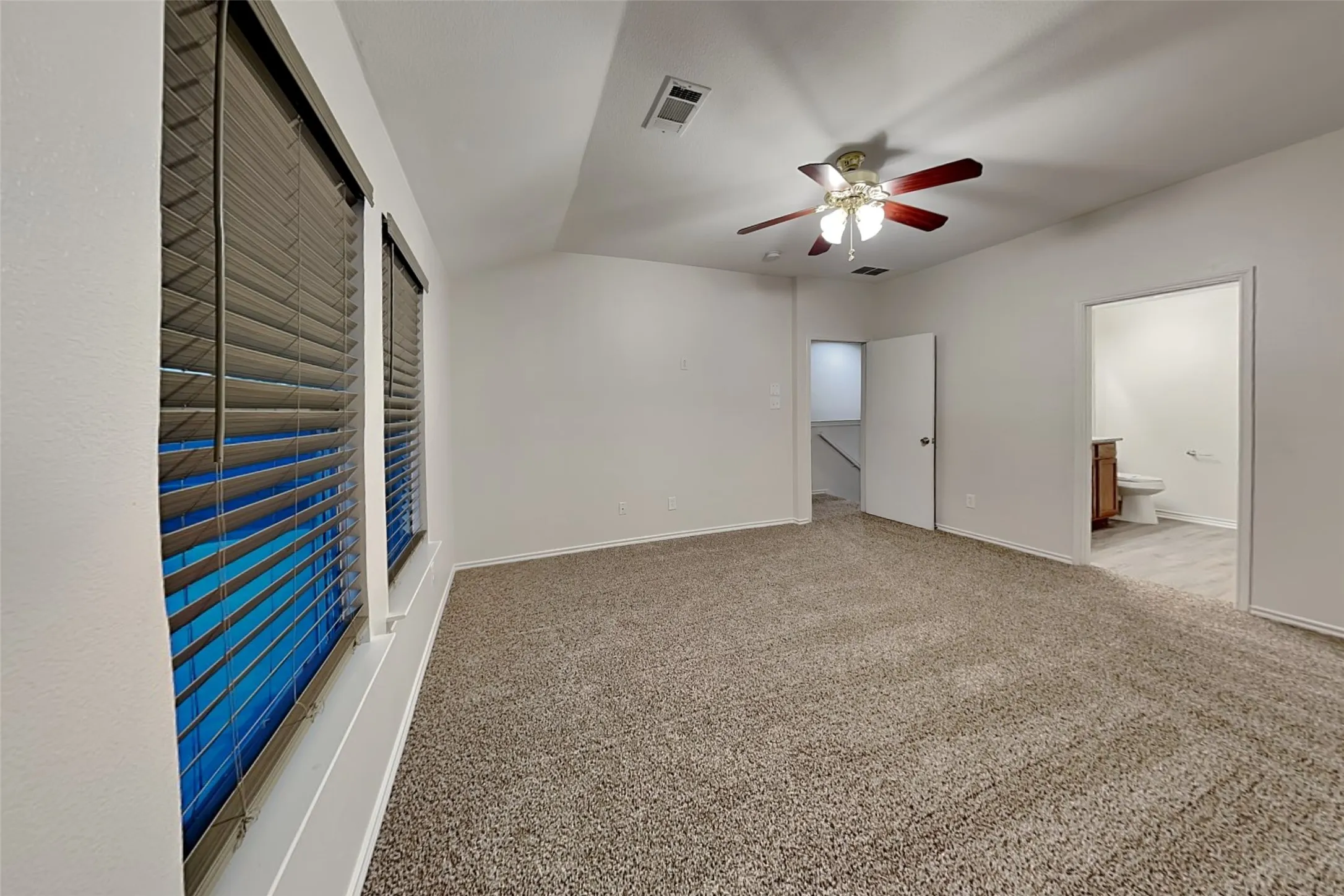 Single Family Residence For Rent in Collin County , 3203 Kingsbrook Drive, Wylie, Texas 75098, 4 Bedroom, 3 Bathroom, 2 Garage spaces, 2,072 Sqft, built in 2002, mls#21348339, Real Estate Agent in Wylie, Homes For Rent in Collin county, Homes For Rent in Wylie, Realtor in Wylie Texas, Real Estate Brokerage Independent Realty Texas, Luminita Cordes Realtor