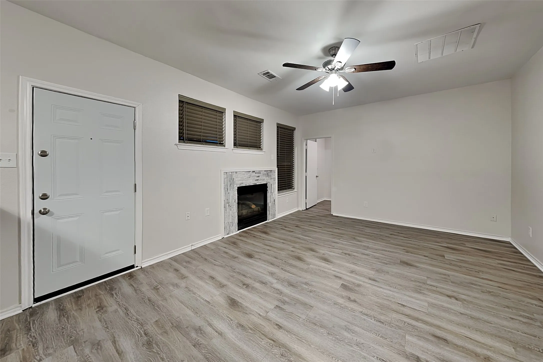 Single Family Residence For Rent in Collin County , 3203 Kingsbrook Drive, Wylie, Texas 75098, 4 Bedroom, 3 Bathroom, 2 Garage spaces, 2,072 Sqft, built in 2002, mls#21348339, Real Estate Agent in Wylie, Homes For Rent in Collin county, Homes For Rent in Wylie, Realtor in Wylie Texas, Real Estate Brokerage Independent Realty Texas, Luminita Cordes Realtor