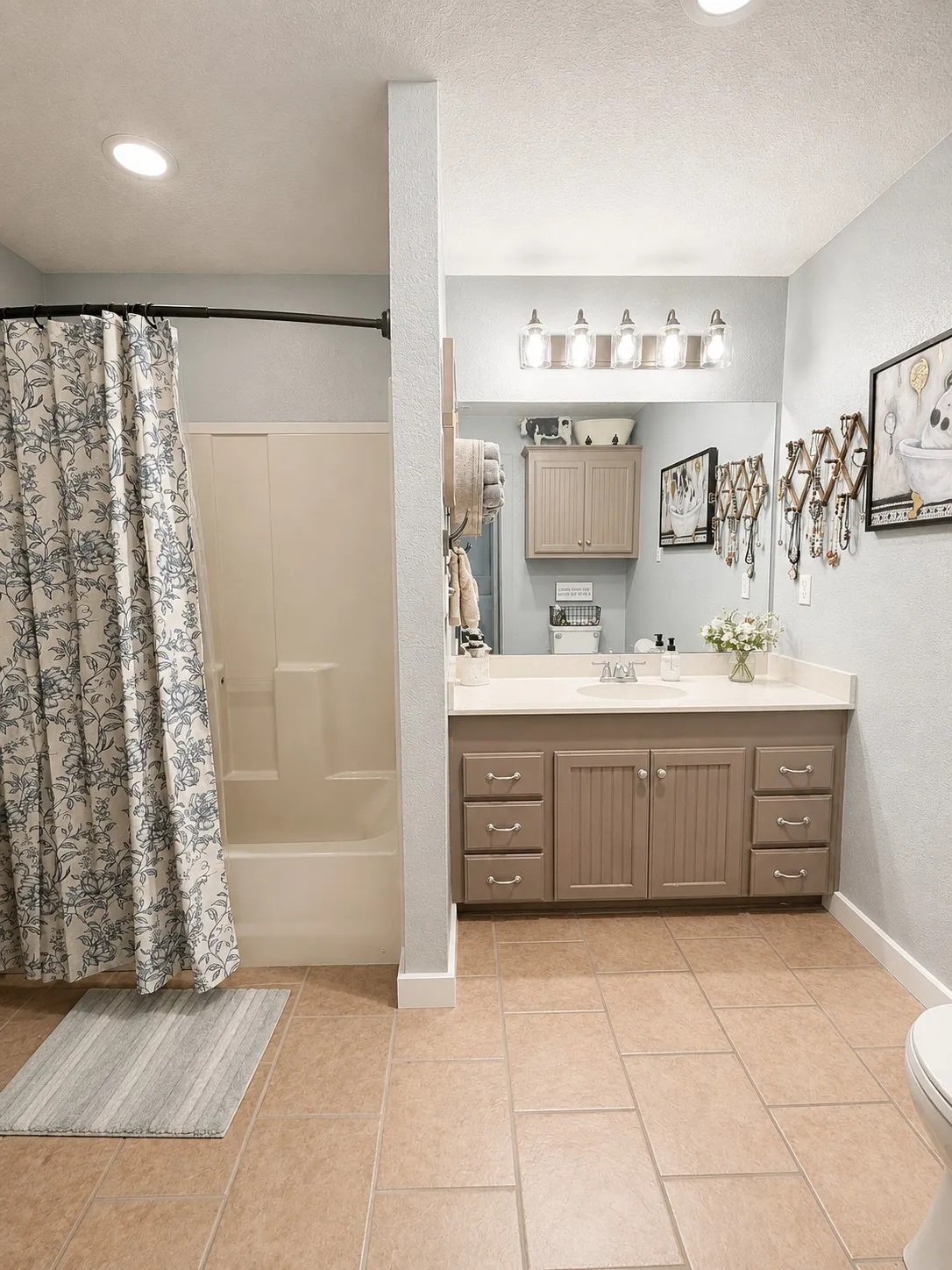 Single Family Residence For Sale in Van Zandt County , 271 VZ County Road 1213, Canton, Texas 75103, 3 Bedroom, 2 Bathroom, Garage spaces, 1,920 Sqft, built in 2003, mls#21348051, Real Estate Agent in Canton, Homes For Sale in Van Zandt county, Homes For Sale in Canton, Realtor in Canton Texas, Real Estate Brokerage Independent Realty Texas, Luminita Cordes Realtor
