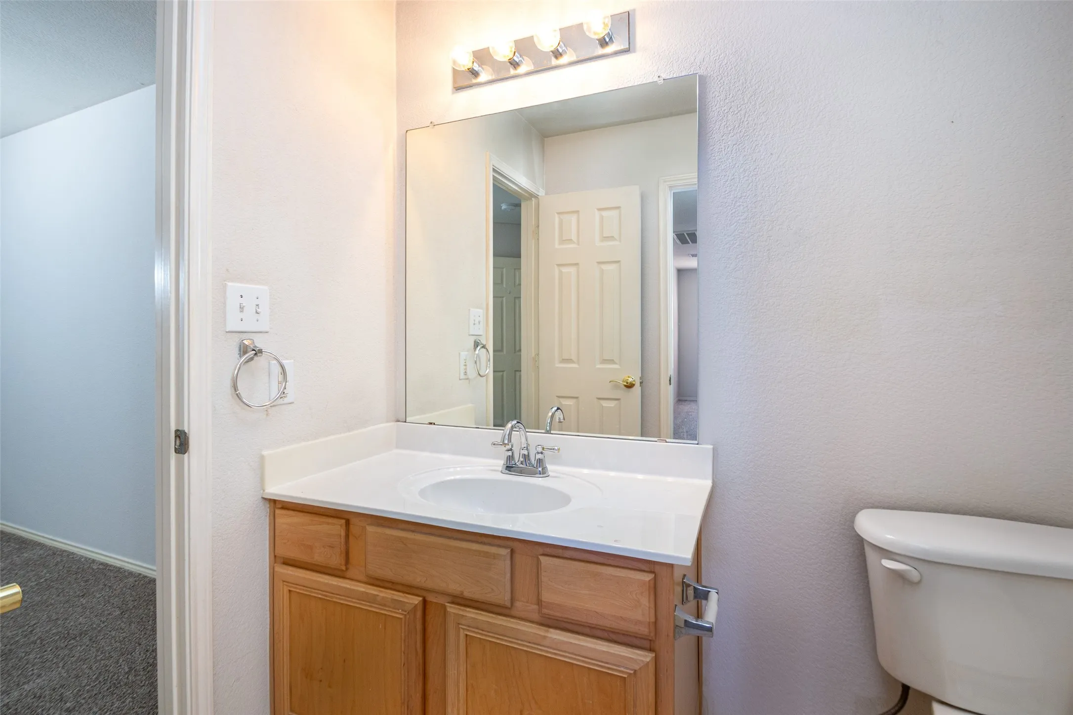 Townhouse For Rent in Denton County , 7049 Van Gogh Drive, Plano, Texas 75093, 3 Bedroom, 4 Bathroom, 2 Garage spaces, 1,939 Sqft, built in 2001, mls#21348360, Real Estate Agent in Plano, Homes For Rent in Denton county, Homes For Rent in Plano, Realtor in Plano Texas, Real Estate Brokerage Independent Realty Texas, Luminita Cordes Realtor
