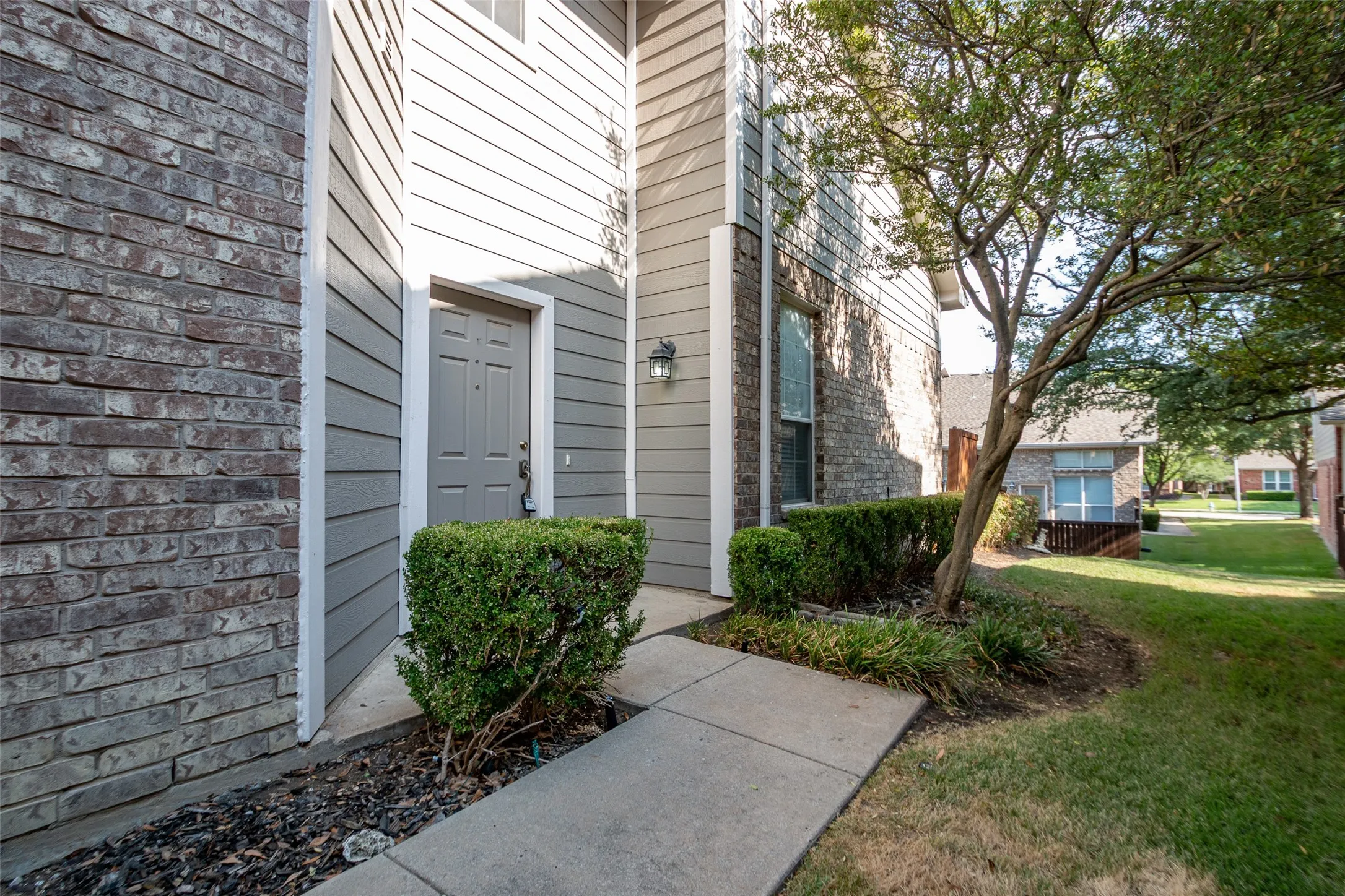 Townhouse For Rent in Denton County , 7049 Van Gogh Drive, Plano, Texas 75093, 3 Bedroom, 4 Bathroom, 2 Garage spaces, 1,939 Sqft, built in 2001, mls#21348360, Real Estate Agent in Plano, Homes For Rent in Denton county, Homes For Rent in Plano, Realtor in Plano Texas, Real Estate Brokerage Independent Realty Texas, Luminita Cordes Realtor
