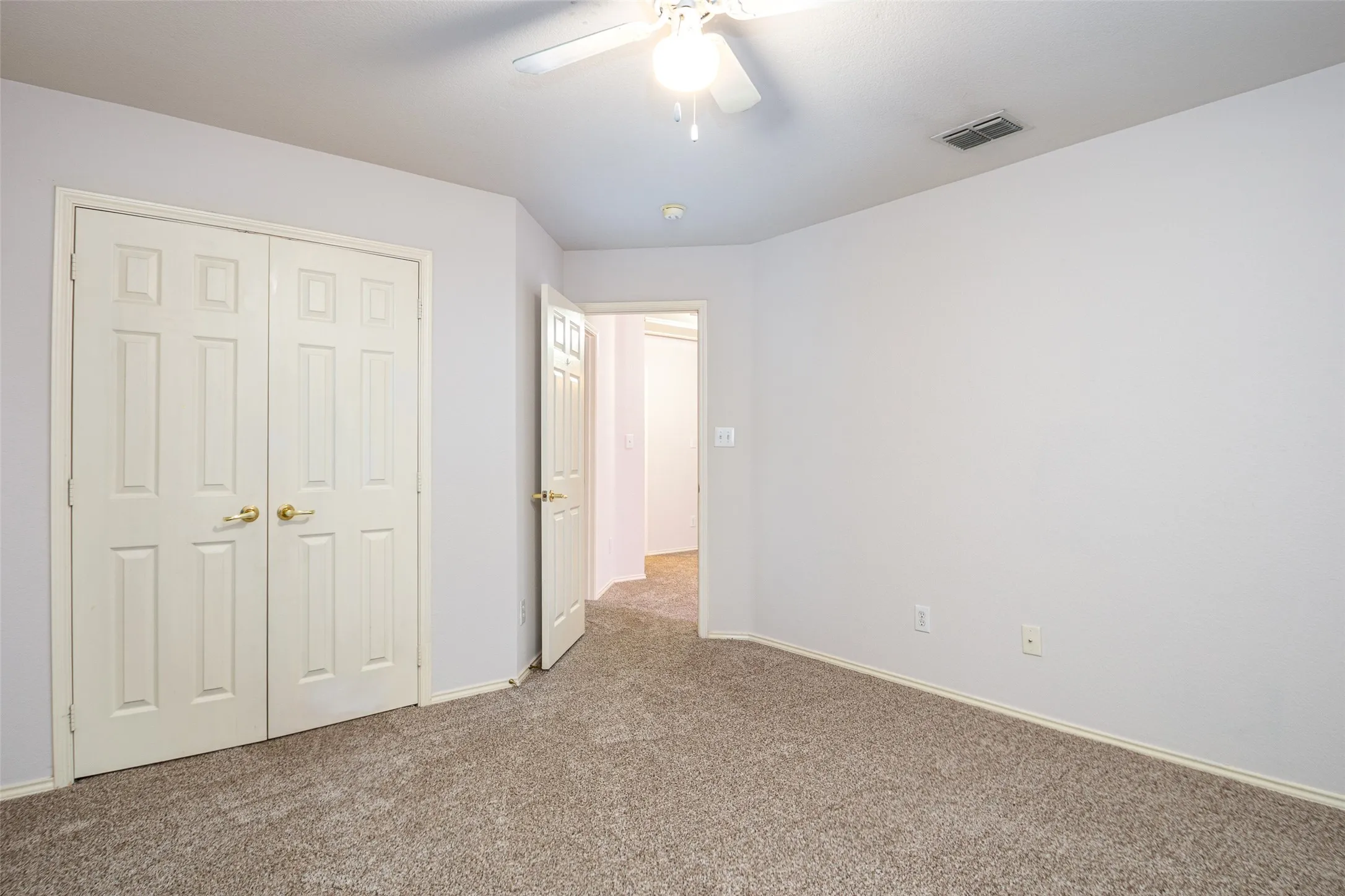 Townhouse For Rent in Denton County , 7049 Van Gogh Drive, Plano, Texas 75093, 3 Bedroom, 4 Bathroom, 2 Garage spaces, 1,939 Sqft, built in 2001, mls#21348360, Real Estate Agent in Plano, Homes For Rent in Denton county, Homes For Rent in Plano, Realtor in Plano Texas, Real Estate Brokerage Independent Realty Texas, Luminita Cordes Realtor