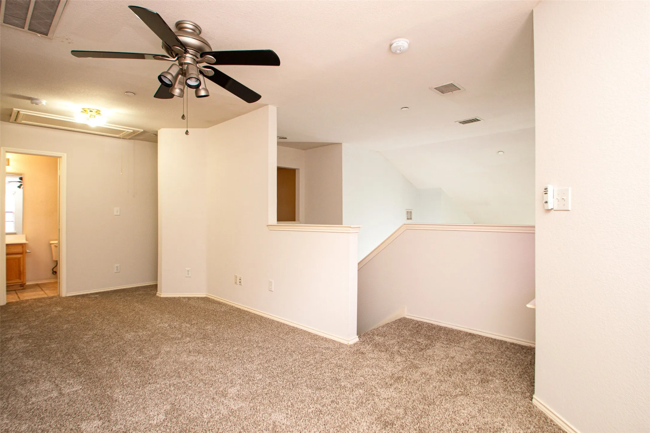 Townhouse For Rent in Denton County , 7049 Van Gogh Drive, Plano, Texas 75093, 3 Bedroom, 4 Bathroom, 2 Garage spaces, 1,939 Sqft, built in 2001, mls#21348360, Real Estate Agent in Plano, Homes For Rent in Denton county, Homes For Rent in Plano, Realtor in Plano Texas, Real Estate Brokerage Independent Realty Texas, Luminita Cordes Realtor
