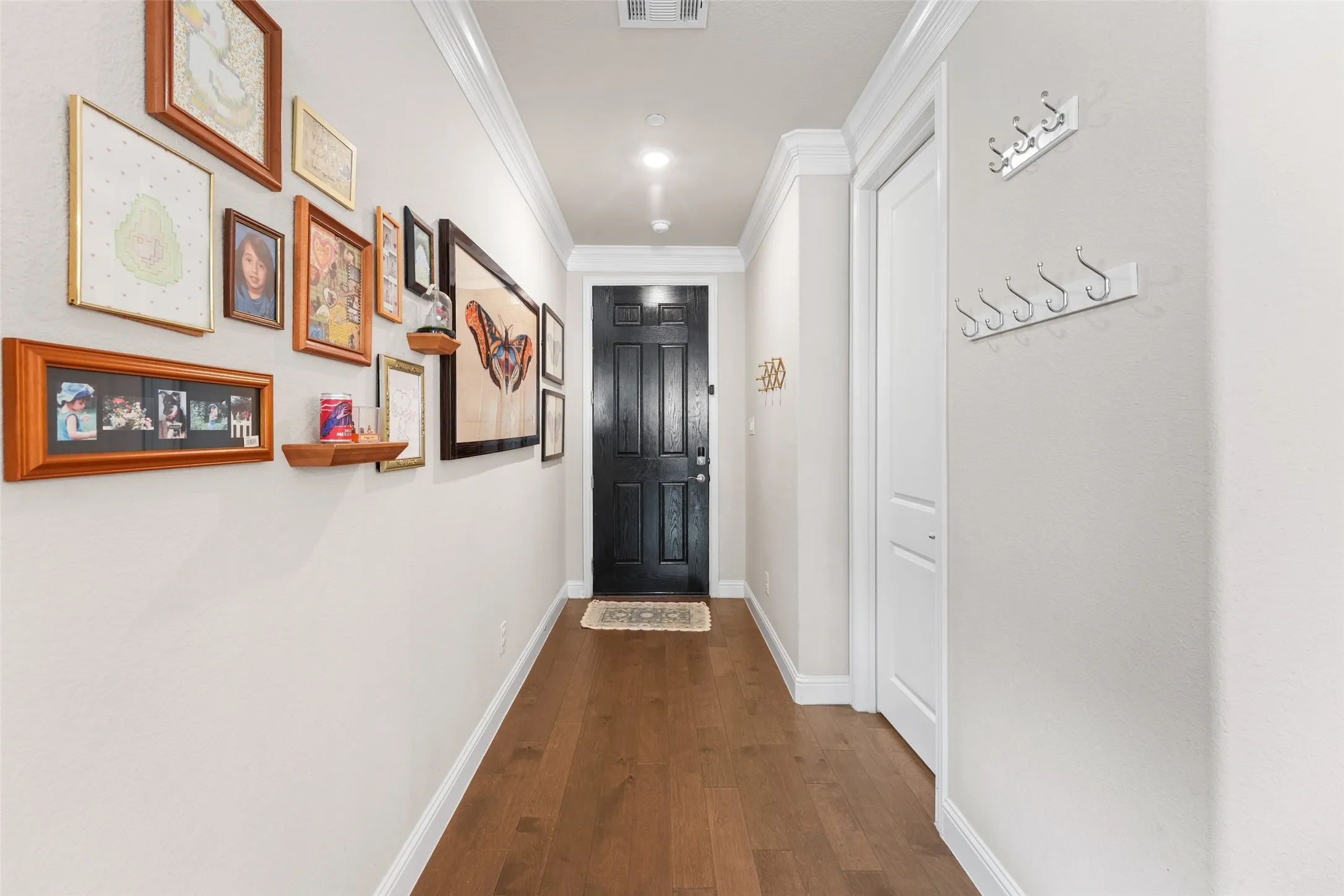 Townhouse For Rent in Denton County , 5628 Niagara, The Colony, Texas 75056, 3 Bedrooms, 3 Bathrooms, 2 Garage spaces, 2,224 Sqft, built in 2019, Price $3,500, mls#21348362, Real Estate Agent in The Colony, Homes For Rent in Denton county, Homes For Rent in The Colony, Realtor in The Colony Texas, Real Estate Brokerage Independent Realty Texas, Luminita Cordes Realtor