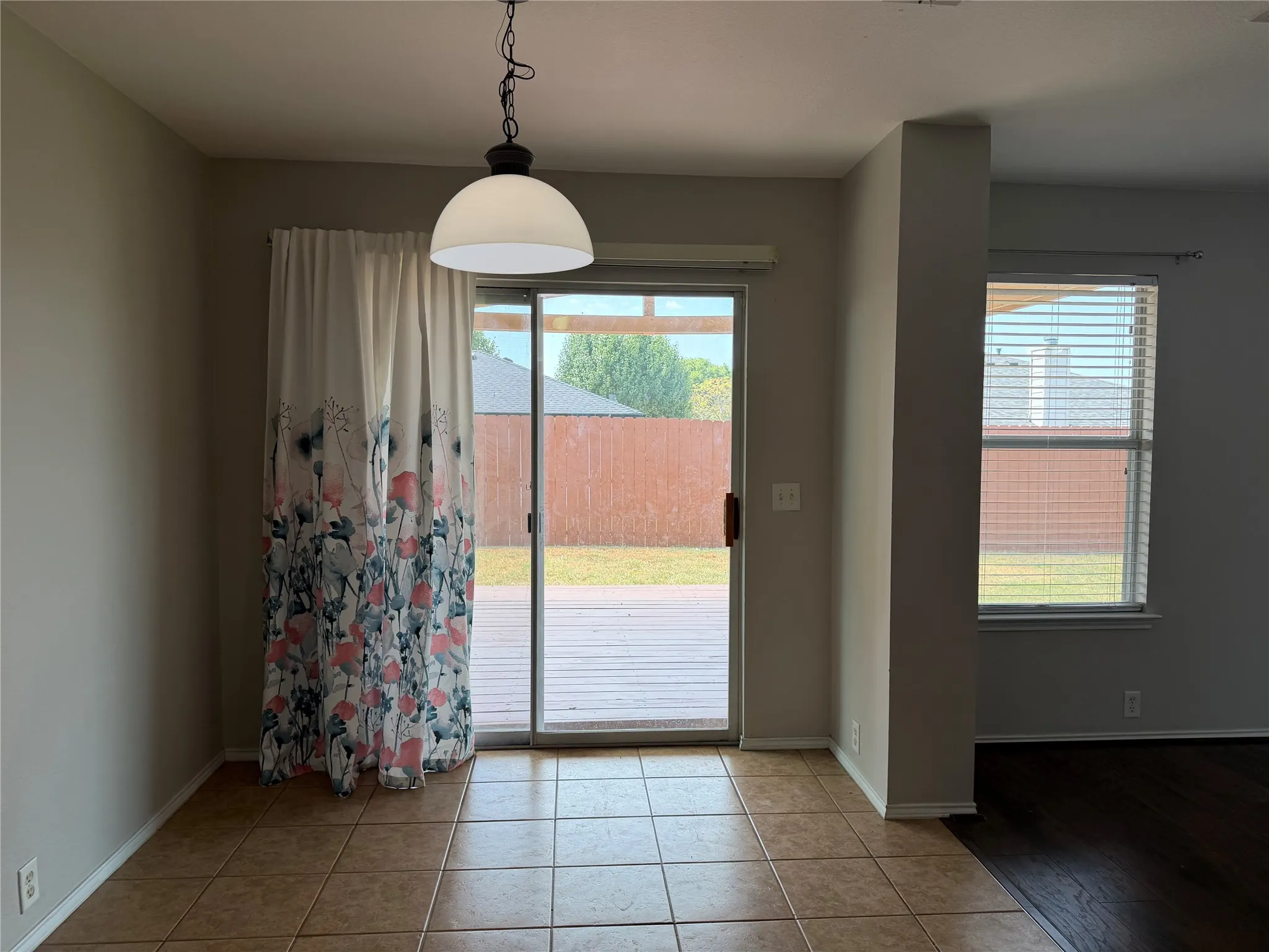 Single Family Residence For Rent in Grayson County , 4514 Quail Run Road, Sherman, Texas 75092, 3 Bedroom, 2 Bathroom, Garage spaces, 1,406 Sqft, built in 2007, mls#21348363, Real Estate Agent in Sherman, Homes For Rent in Grayson county, Homes For Rent in Sherman, Realtor in Sherman Texas, Real Estate Brokerage Independent Realty Texas, Luminita Cordes Realtor
