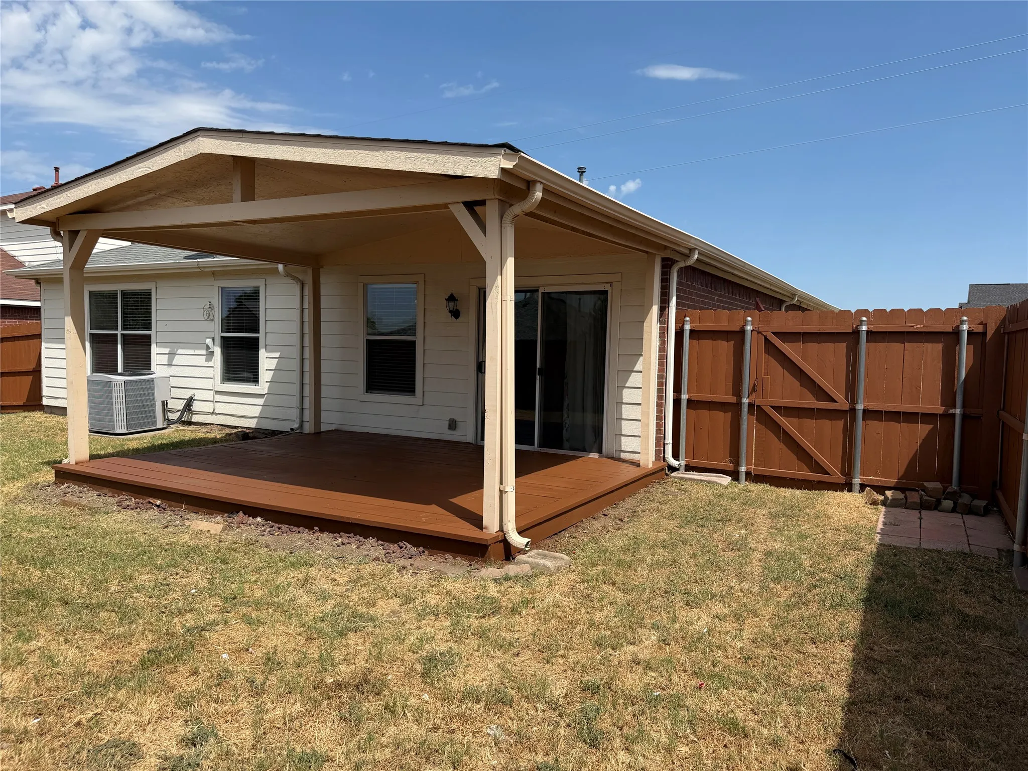 Single Family Residence For Rent in Grayson County , 4514 Quail Run Road, Sherman, Texas 75092, 3 Bedroom, 2 Bathroom, Garage spaces, 1,406 Sqft, built in 2007, mls#21348363, Real Estate Agent in Sherman, Homes For Rent in Grayson county, Homes For Rent in Sherman, Realtor in Sherman Texas, Real Estate Brokerage Independent Realty Texas, Luminita Cordes Realtor