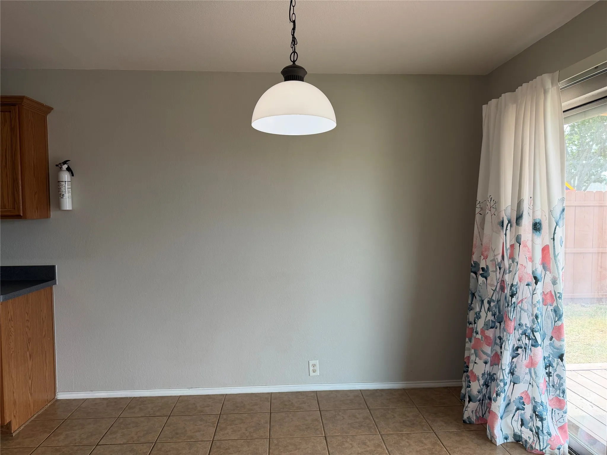 Single Family Residence For Rent in Grayson County , 4514 Quail Run Road, Sherman, Texas 75092, 3 Bedroom, 2 Bathroom, Garage spaces, 1,406 Sqft, built in 2007, mls#21348363, Real Estate Agent in Sherman, Homes For Rent in Grayson county, Homes For Rent in Sherman, Realtor in Sherman Texas, Real Estate Brokerage Independent Realty Texas, Luminita Cordes Realtor