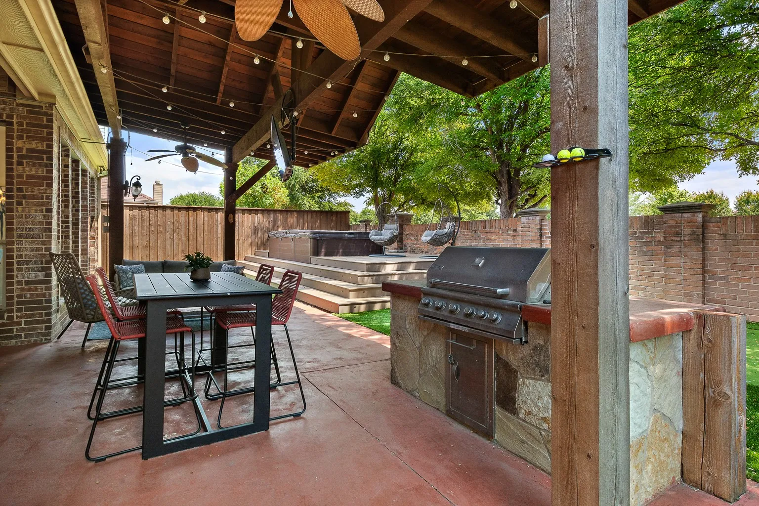 Single Family Residence For Sale in Collin County , 9627 Crown Ridge Drive, Frisco, Texas 75035, 4 Bedroom, 3 Bathroom, 2 Garage spaces, 3,186 Sqft, built in 2009, mls#21348333, Real Estate Agent in Frisco, Homes For Sale in Collin county, Homes For Sale in Frisco, Realtor in Frisco Texas, Real Estate Brokerage Independent Realty Texas, Luminita Cordes Realtor