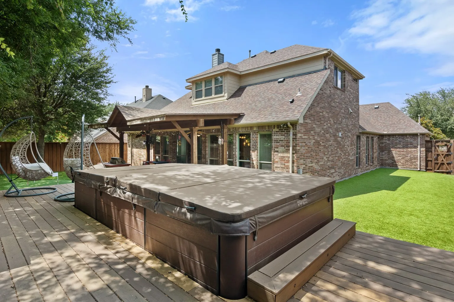 Single Family Residence For Sale in Collin County , 9627 Crown Ridge Drive, Frisco, Texas 75035, 4 Bedroom, 3 Bathroom, 2 Garage spaces, 3,186 Sqft, built in 2009, mls#21348333, Real Estate Agent in Frisco, Homes For Sale in Collin county, Homes For Sale in Frisco, Realtor in Frisco Texas, Real Estate Brokerage Independent Realty Texas, Luminita Cordes Realtor
