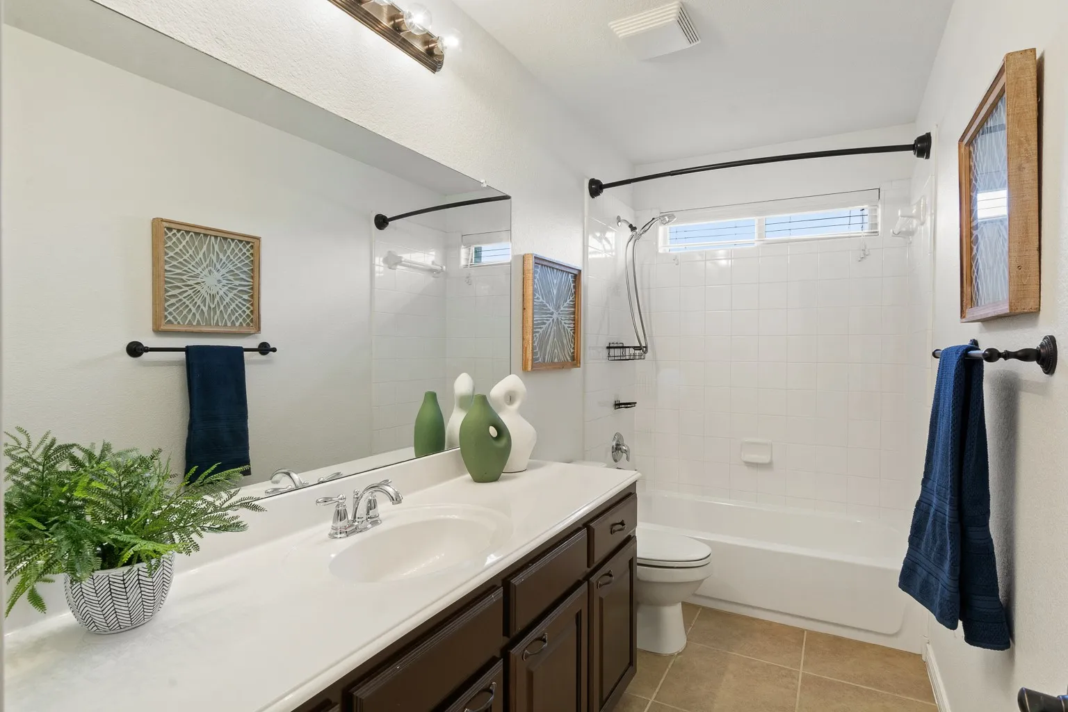 Single Family Residence For Sale in Collin County , 9627 Crown Ridge Drive, Frisco, Texas 75035, 4 Bedroom, 3 Bathroom, 2 Garage spaces, 3,186 Sqft, built in 2009, mls#21348333, Real Estate Agent in Frisco, Homes For Sale in Collin county, Homes For Sale in Frisco, Realtor in Frisco Texas, Real Estate Brokerage Independent Realty Texas, Luminita Cordes Realtor