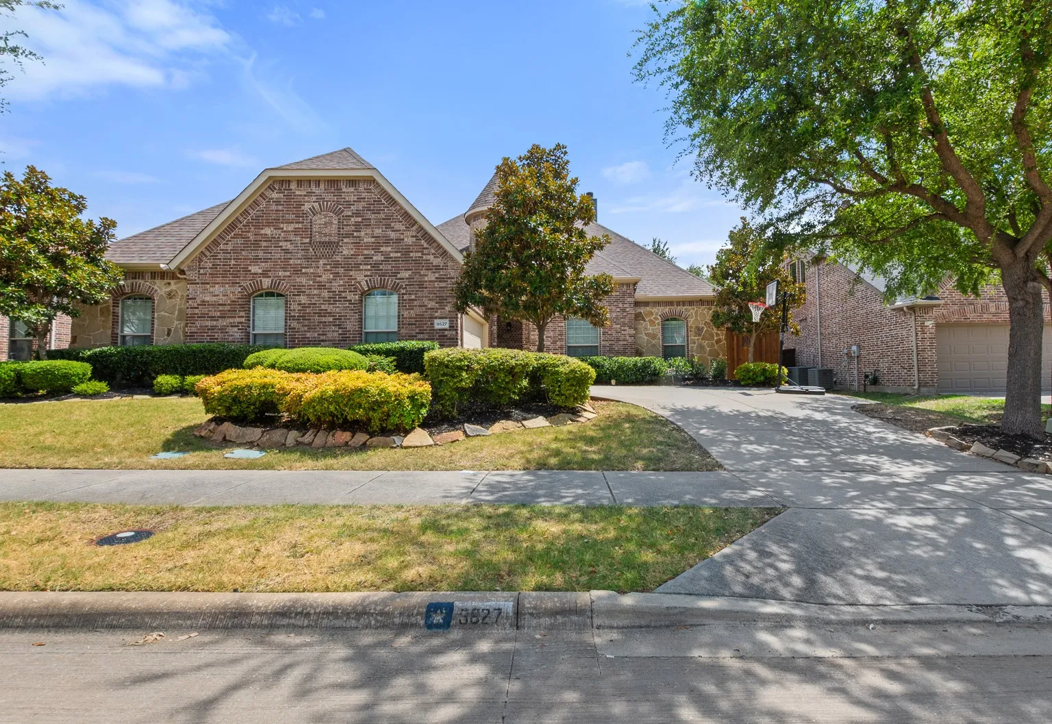 Single Family Residence For Sale in Collin County , 9627 Crown Ridge Drive, Frisco, Texas 75035, 4 Bedroom, 3 Bathroom, 2 Garage spaces, 3,186 Sqft, built in 2009, mls#21348333, Real Estate Agent in Frisco, Homes For Sale in Collin county, Homes For Sale in Frisco, Realtor in Frisco Texas, Real Estate Brokerage Independent Realty Texas, Luminita Cordes Realtor