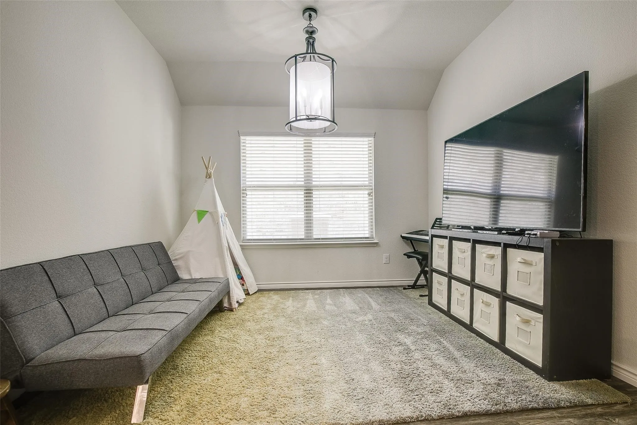 Single Family Residence For Rent in Rockwall County , 593 Jamestown Lane, Fate, Texas 75189, 4 Bedroom, 2 Bathroom, 2 Garage spaces, 2,066 Sqft, built in 2017, mls#21344223, Real Estate Agent in Fate, Homes For Rent in Rockwall county, Homes For Rent in Fate, Realtor in Fate Texas, Real Estate Brokerage Independent Realty Texas, Luminita Cordes Realtor