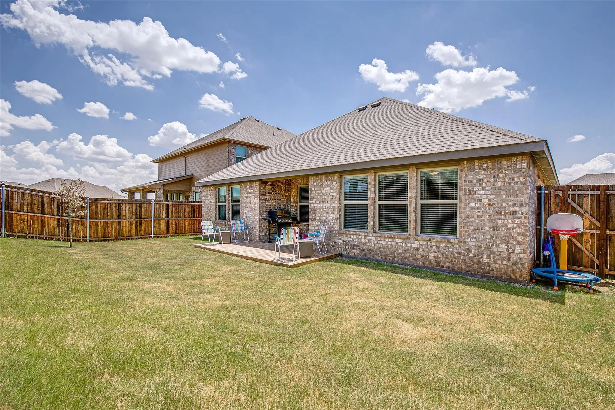 Single Family Residence For Rent in Rockwall County , 593 Jamestown Lane, Fate, Texas 75189, 4 Bedroom, 2 Bathroom, 2 Garage spaces, 2,066 Sqft, built in 2017, mls#21344223, Real Estate Agent in Fate, Homes For Rent in Rockwall county, Homes For Rent in Fate, Realtor in Fate Texas, Real Estate Brokerage Independent Realty Texas, Luminita Cordes Realtor