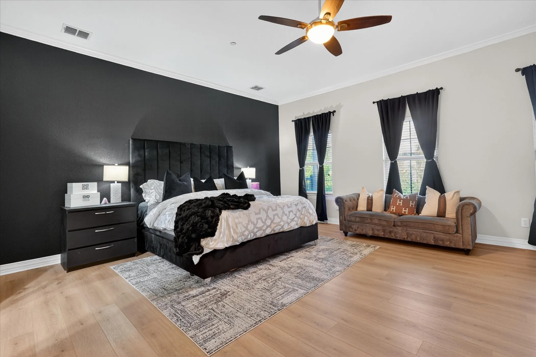 Townhouse For Sale in Collin County , 8233 Short Street, Frisco, Texas 75034, 2 Bedroom, 3 Bathroom, 2 Garage spaces, 1,957 Sqft, built in 2008, mls#21347622, Real Estate Agent in Frisco, Homes For Sale in Collin county, Homes For Sale in Frisco, Realtor in Frisco Texas, Real Estate Brokerage Independent Realty Texas, Luminita Cordes Realtor