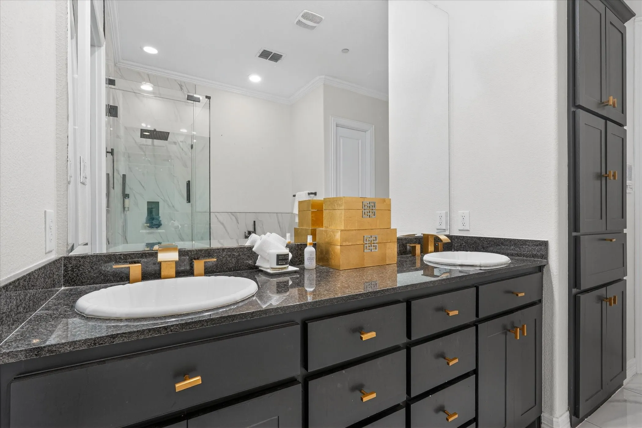 Townhouse For Sale in Collin County , 8233 Short Street, Frisco, Texas 75034, 2 Bedroom, 3 Bathroom, 2 Garage spaces, 1,957 Sqft, built in 2008, mls#21347622, Real Estate Agent in Frisco, Homes For Sale in Collin county, Homes For Sale in Frisco, Realtor in Frisco Texas, Real Estate Brokerage Independent Realty Texas, Luminita Cordes Realtor
