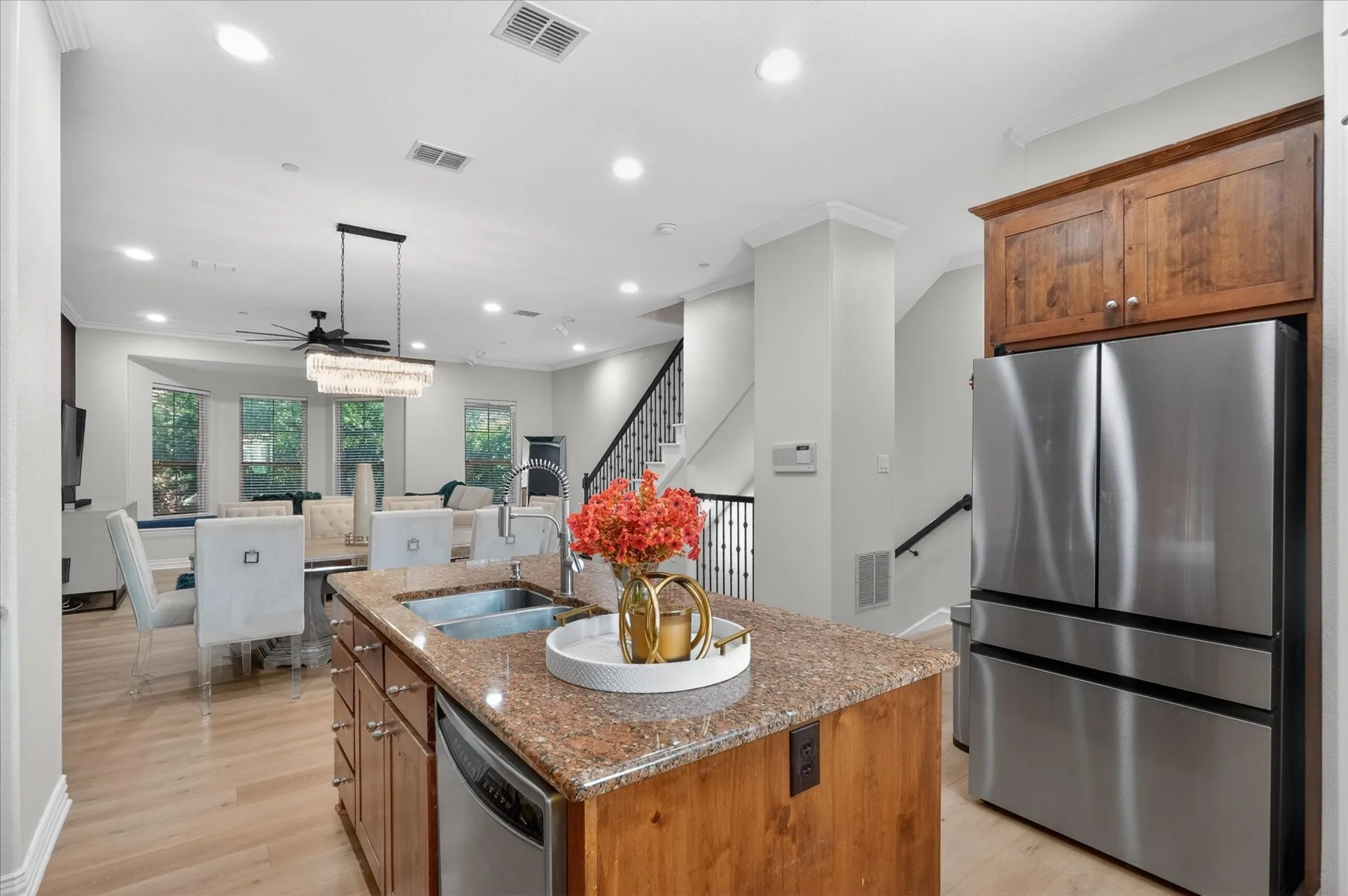 Townhouse For Sale in Collin County , 8233 Short Street, Frisco, Texas 75034, 2 Bedroom, 3 Bathroom, 2 Garage spaces, 1,957 Sqft, built in 2008, mls#21347622, Real Estate Agent in Frisco, Homes For Sale in Collin county, Homes For Sale in Frisco, Realtor in Frisco Texas, Real Estate Brokerage Independent Realty Texas, Luminita Cordes Realtor