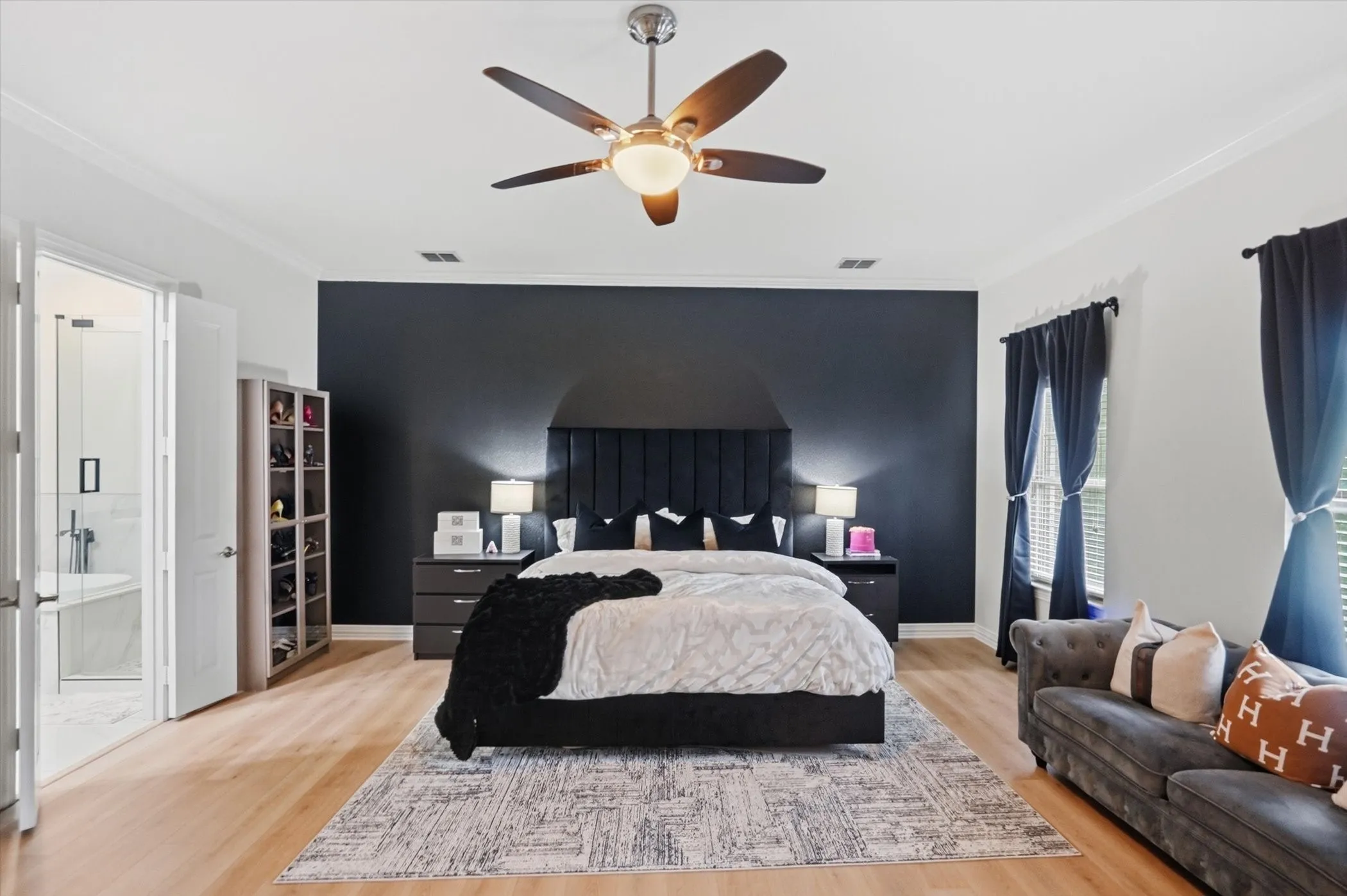 Townhouse For Sale in Collin County , 8233 Short Street, Frisco, Texas 75034, 2 Bedroom, 3 Bathroom, 2 Garage spaces, 1,957 Sqft, built in 2008, mls#21347622, Real Estate Agent in Frisco, Homes For Sale in Collin county, Homes For Sale in Frisco, Realtor in Frisco Texas, Real Estate Brokerage Independent Realty Texas, Luminita Cordes Realtor
