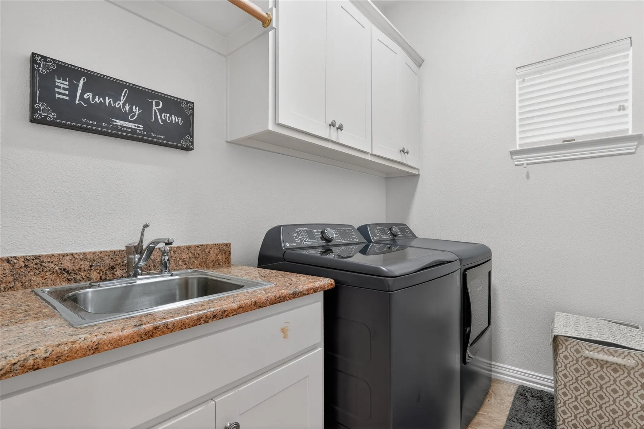 Townhouse For Sale in Collin County , 8233 Short Street, Frisco, Texas 75034, 2 Bedroom, 3 Bathroom, 2 Garage spaces, 1,957 Sqft, built in 2008, mls#21347622, Real Estate Agent in Frisco, Homes For Sale in Collin county, Homes For Sale in Frisco, Realtor in Frisco Texas, Real Estate Brokerage Independent Realty Texas, Luminita Cordes Realtor