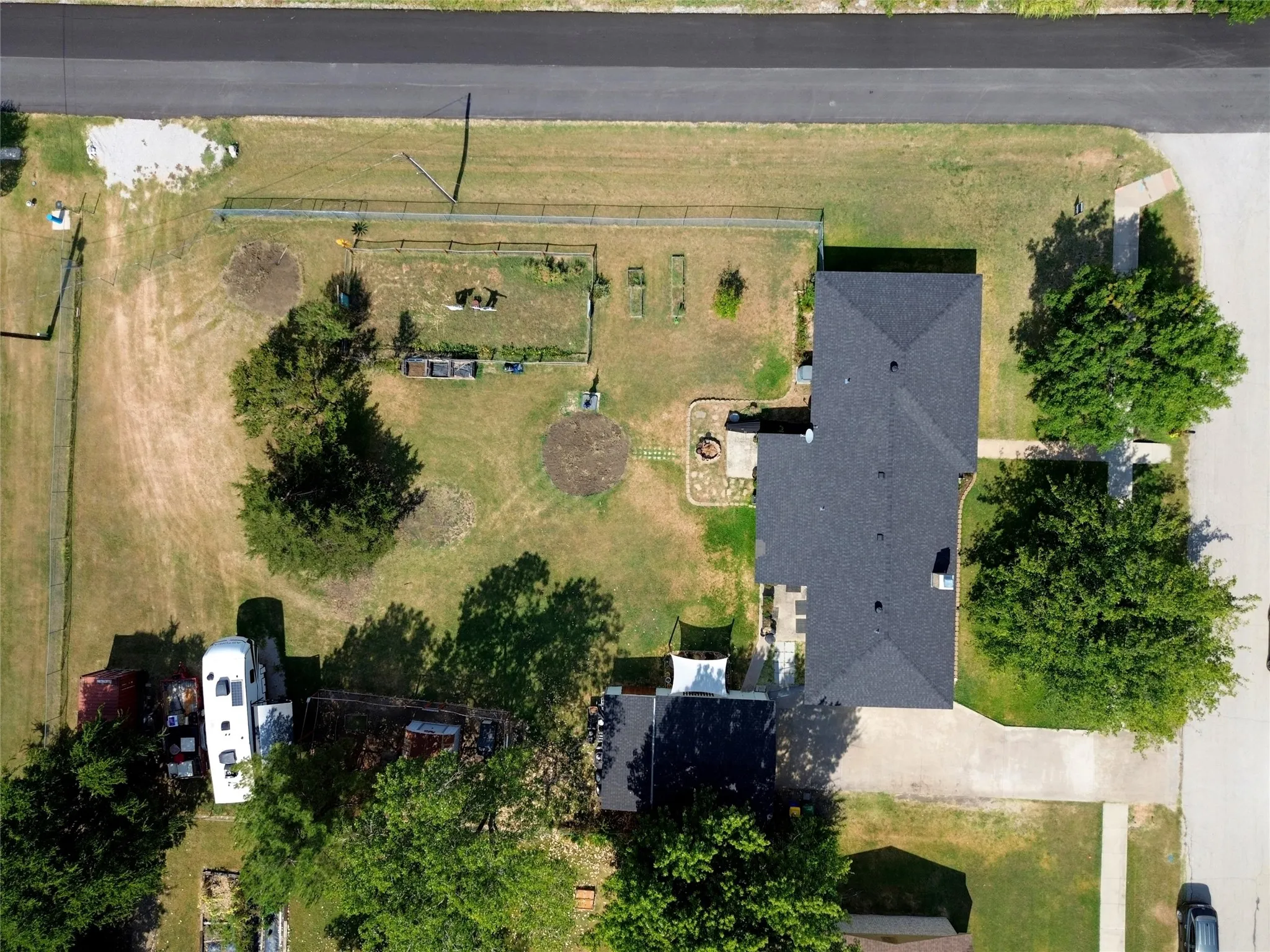 Single Family Residence For Sale in Denton County , 902 Meadowcreek Street, Krum, Texas 76249, 4 Bedroom, 3 Bathroom, 2 Garage spaces, 2,000 Sqft, built in 1972, mls#21348401, Real Estate Agent in Krum, Homes For Sale in Denton county, Homes For Sale in Krum, Realtor in Krum Texas, Real Estate Brokerage Independent Realty Texas, Luminita Cordes Realtor