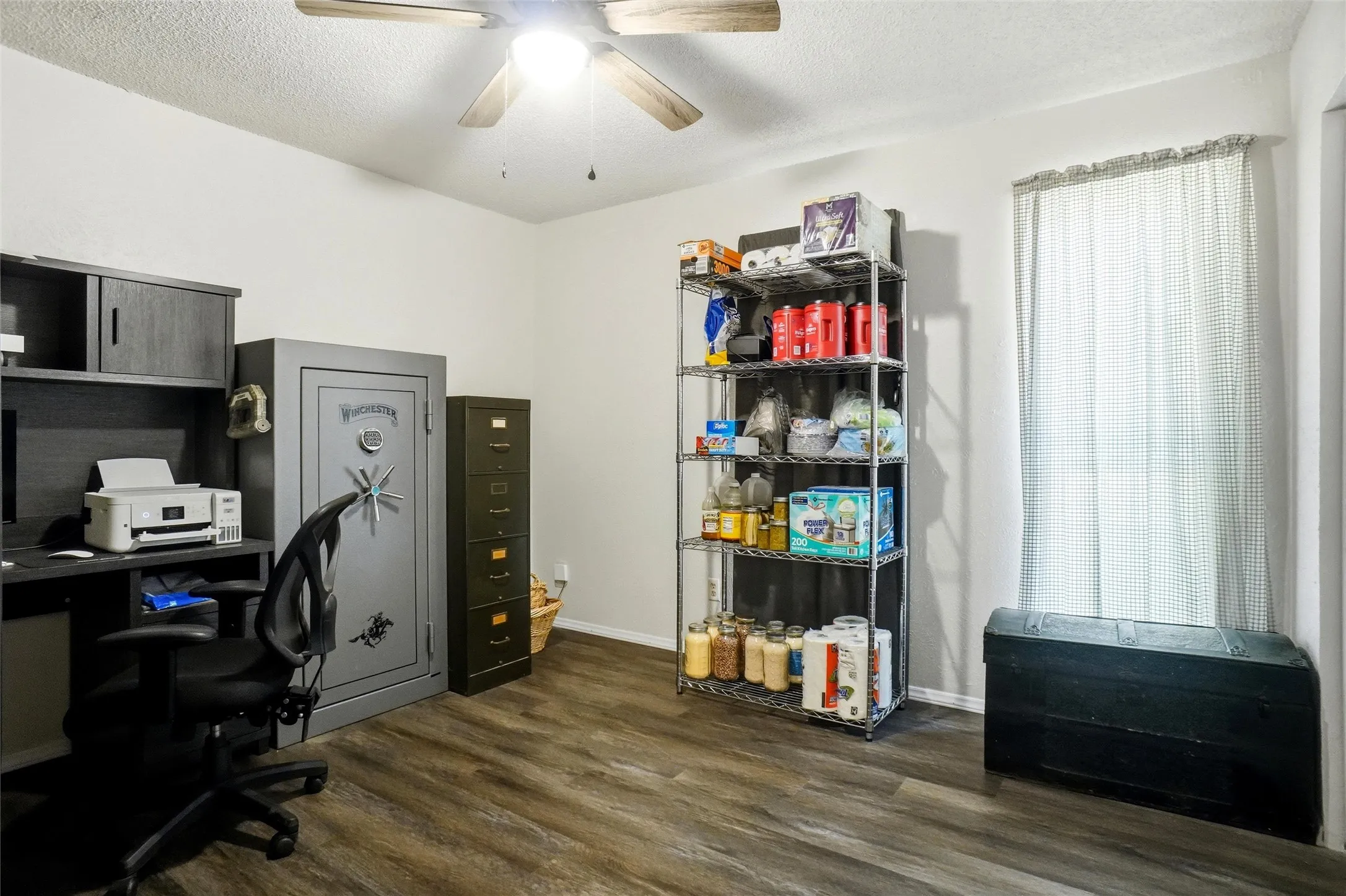 Single Family Residence For Sale in Denton County , 902 Meadowcreek Street, Krum, Texas 76249, 4 Bedroom, 3 Bathroom, 2 Garage spaces, 2,000 Sqft, built in 1972, mls#21348401, Real Estate Agent in Krum, Homes For Sale in Denton county, Homes For Sale in Krum, Realtor in Krum Texas, Real Estate Brokerage Independent Realty Texas, Luminita Cordes Realtor