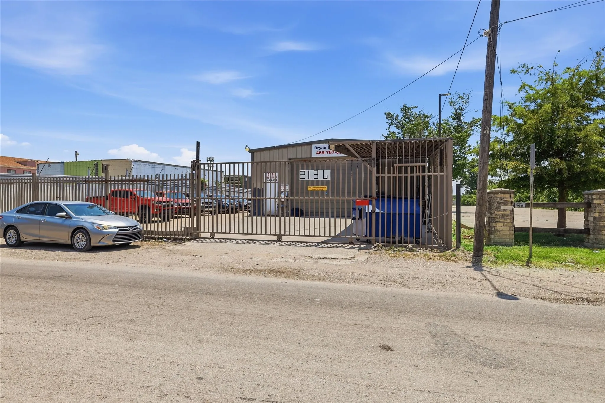 Industrial For Sale in Dallas County , 2136 California Crossing Road, Dallas, Texas 75220, 0, 0, Garage spaces, 0 Sqft, built in 1980, Price $599,000, mls#21348425, Real Estate Agent in Dallas, Homes For Sale in Dallas county, Homes For Sale in Dallas, Realtor in Dallas Texas, Real Estate Brokerage Independent Realty Texas, Luminita Cordes Realtor