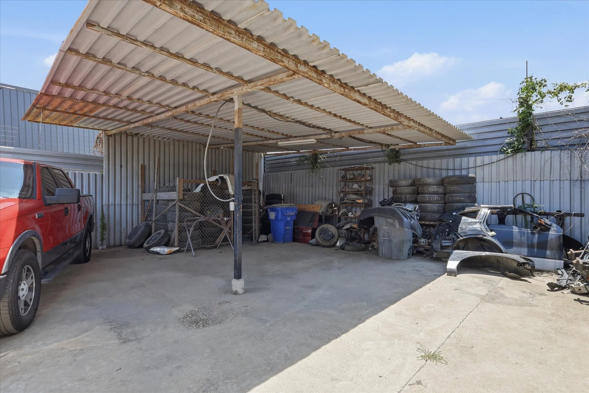 Industrial For Sale in Dallas County , 2136 California Crossing Road, Dallas, Texas 75220, 0, 0, Garage spaces, 0 Sqft, built in 1980, Price $599,000, mls#21348425, Real Estate Agent in Dallas, Homes For Sale in Dallas county, Homes For Sale in Dallas, Realtor in Dallas Texas, Real Estate Brokerage Independent Realty Texas, Luminita Cordes Realtor