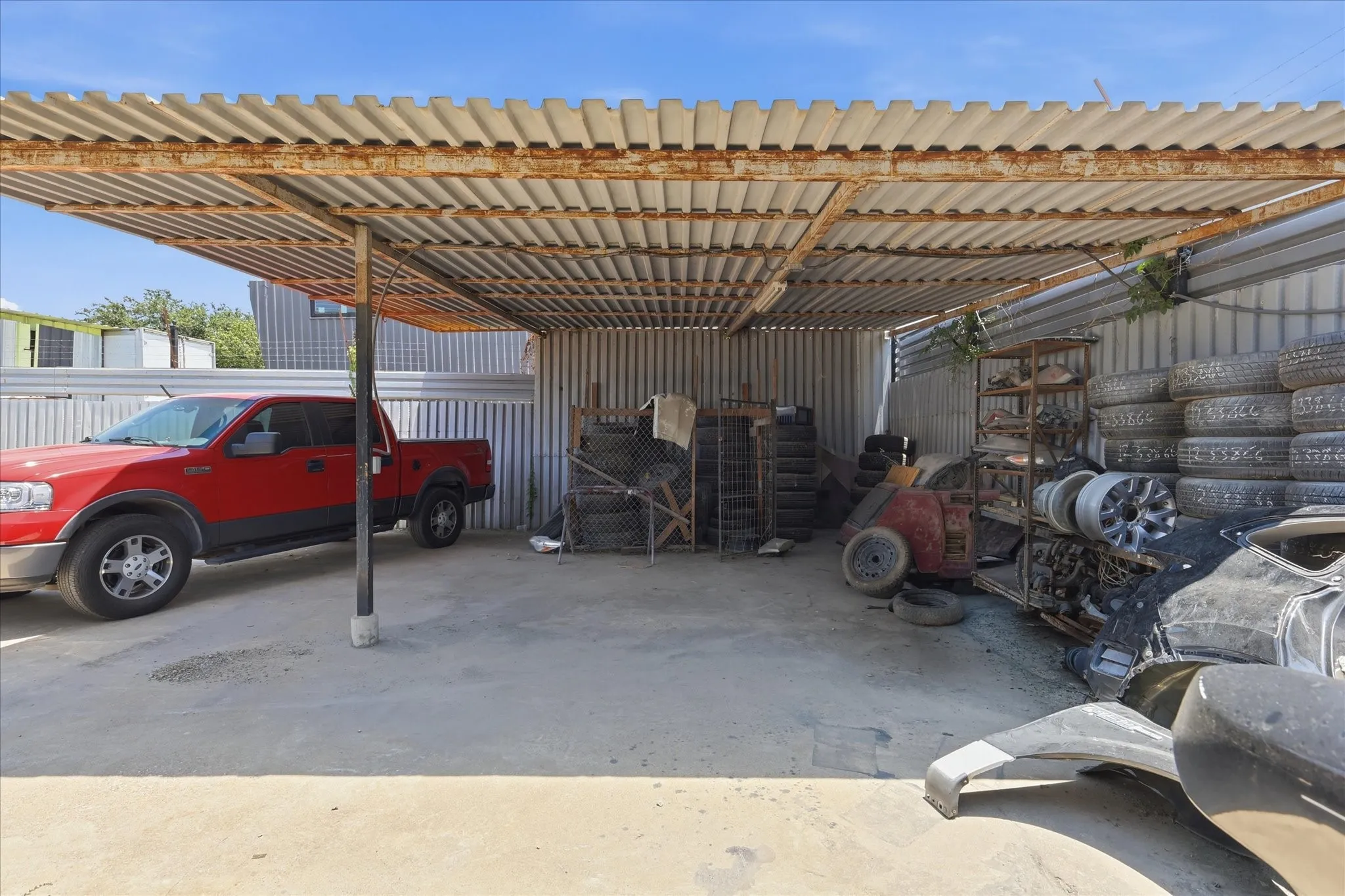 Industrial For Sale in Dallas County , 2136 California Crossing Road, Dallas, Texas 75220, 0, 0, Garage spaces, 0 Sqft, built in 1980, Price $599,000, mls#21348425, Real Estate Agent in Dallas, Homes For Sale in Dallas county, Homes For Sale in Dallas, Realtor in Dallas Texas, Real Estate Brokerage Independent Realty Texas, Luminita Cordes Realtor