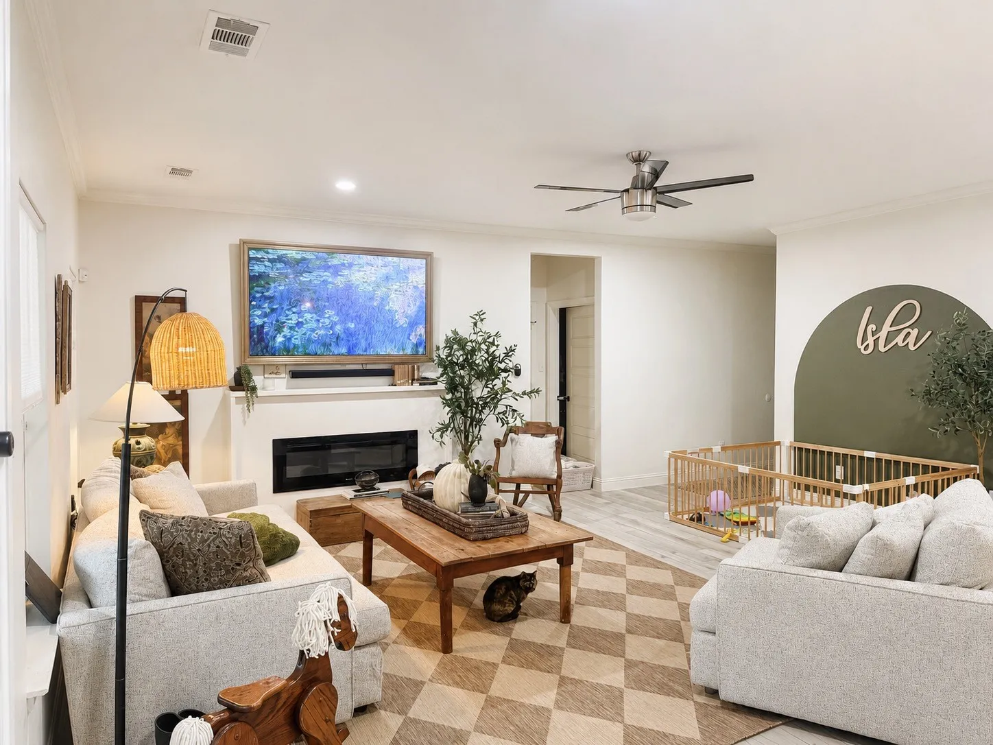 Single Family Residence For Sale in Hood County , 2421 Creek Drive, Granbury, Texas 76048, 3 Bedroom, 2 Bathroom, 2 Garage spaces, 1,598 Sqft, built in 2019, mls#21348403, Real Estate Agent in Granbury, Homes For Sale in Hood county, Homes For Sale in Granbury, Realtor in Granbury Texas, Real Estate Brokerage Independent Realty Texas, Luminita Cordes Realtor