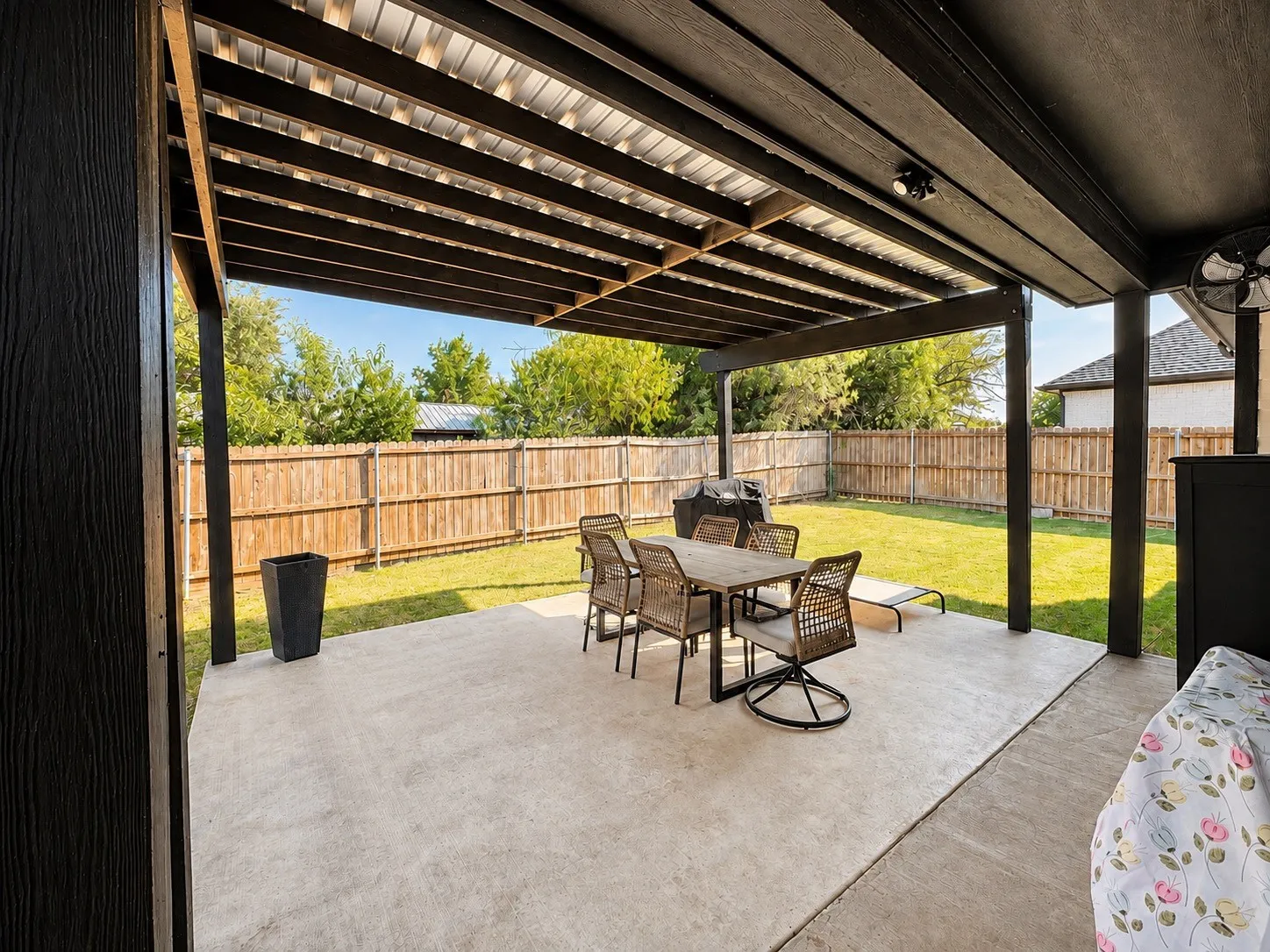 Single Family Residence For Sale in Hood County , 2421 Creek Drive, Granbury, Texas 76048, 3 Bedroom, 2 Bathroom, 2 Garage spaces, 1,598 Sqft, built in 2019, mls#21348403, Real Estate Agent in Granbury, Homes For Sale in Hood county, Homes For Sale in Granbury, Realtor in Granbury Texas, Real Estate Brokerage Independent Realty Texas, Luminita Cordes Realtor