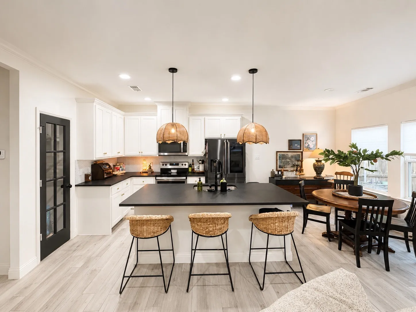 Single Family Residence For Sale in Hood County , 2421 Creek Drive, Granbury, Texas 76048, 3 Bedroom, 2 Bathroom, 2 Garage spaces, 1,598 Sqft, built in 2019, mls#21348403, Real Estate Agent in Granbury, Homes For Sale in Hood county, Homes For Sale in Granbury, Realtor in Granbury Texas, Real Estate Brokerage Independent Realty Texas, Luminita Cordes Realtor