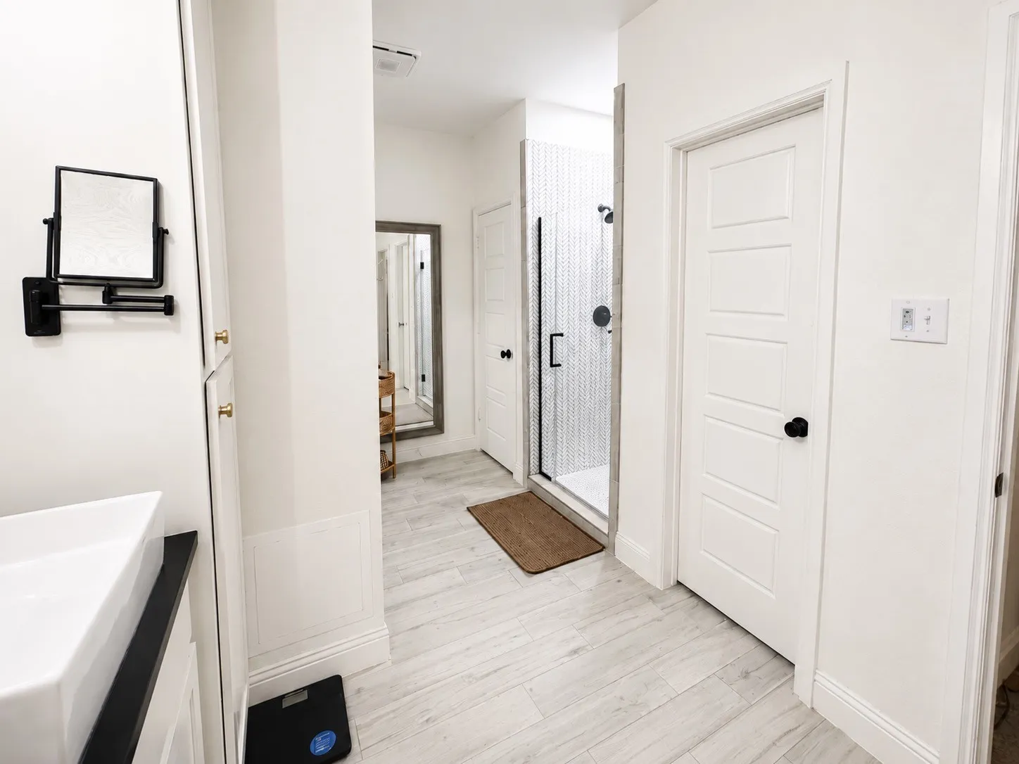 Single Family Residence For Sale in Hood County , 2421 Creek Drive, Granbury, Texas 76048, 3 Bedroom, 2 Bathroom, 2 Garage spaces, 1,598 Sqft, built in 2019, mls#21348403, Real Estate Agent in Granbury, Homes For Sale in Hood county, Homes For Sale in Granbury, Realtor in Granbury Texas, Real Estate Brokerage Independent Realty Texas, Luminita Cordes Realtor