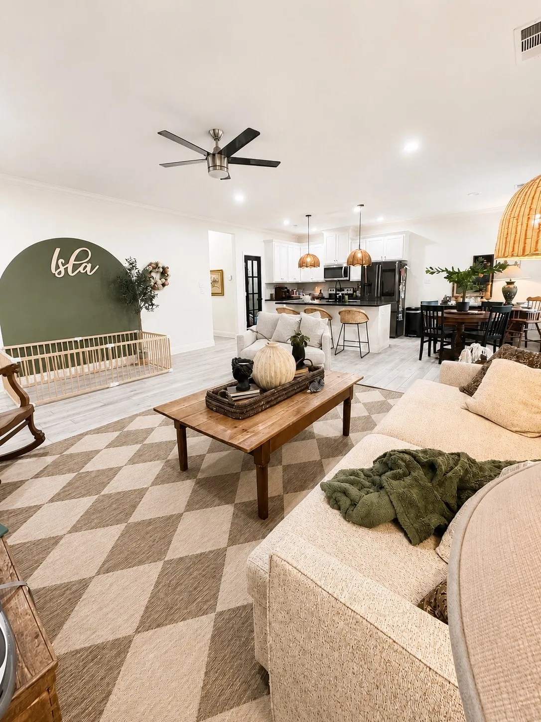 Single Family Residence For Sale in Hood County , 2421 Creek Drive, Granbury, Texas 76048, 3 Bedroom, 2 Bathroom, 2 Garage spaces, 1,598 Sqft, built in 2019, mls#21348403, Real Estate Agent in Granbury, Homes For Sale in Hood county, Homes For Sale in Granbury, Realtor in Granbury Texas, Real Estate Brokerage Independent Realty Texas, Luminita Cordes Realtor