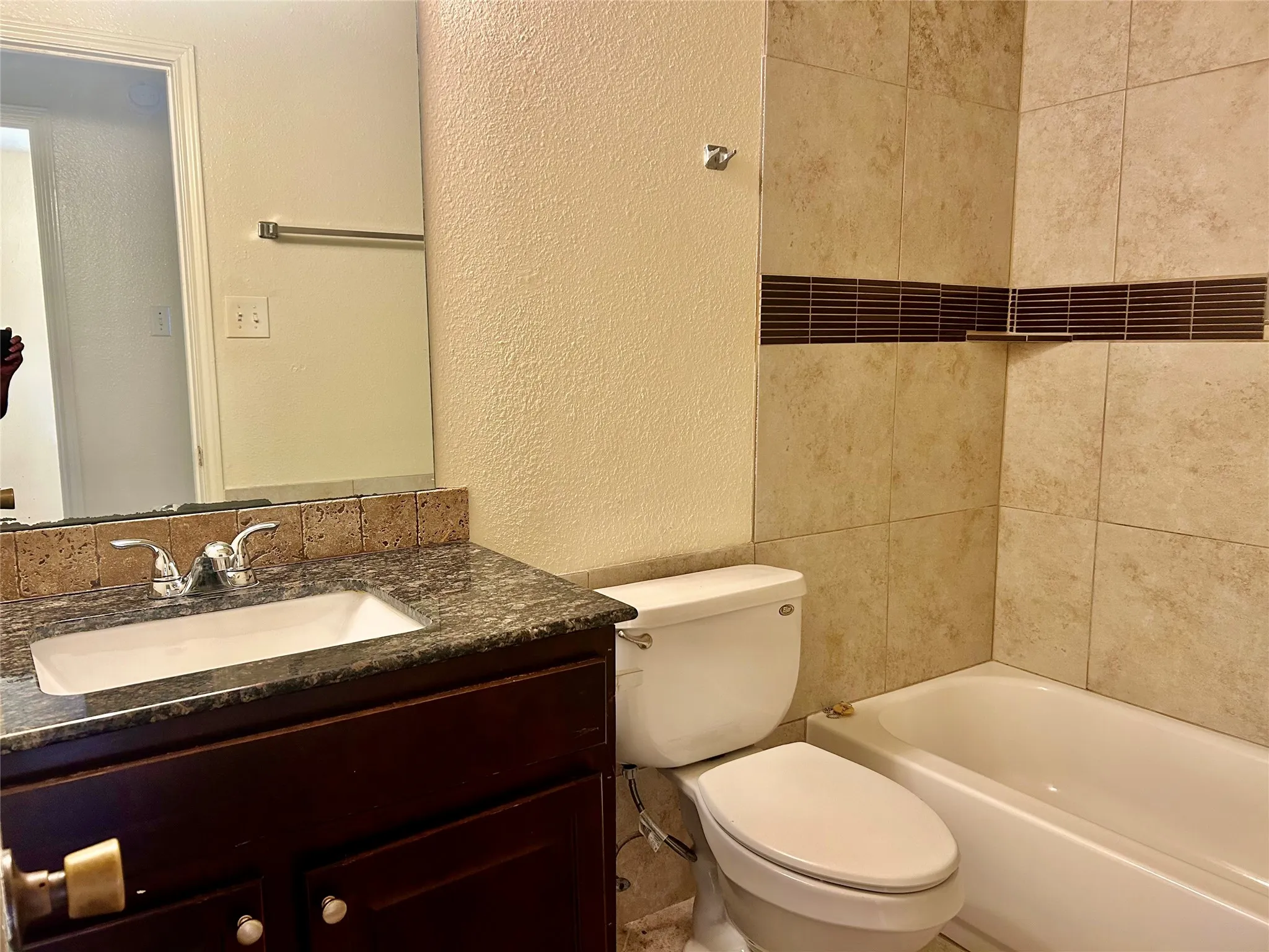 Duplex For Rent in Tarrant County , 2301 Lido Lane, Arlington, Texas 76015, 2 Bedroom, 2 Bathroom, Garage spaces, 910 Sqft, built in 1983, mls#21348420, Real Estate Agent in Arlington, Homes For Rent in Tarrant county, Homes For Rent in Arlington, Realtor in Arlington Texas, Real Estate Brokerage Independent Realty Texas, Luminita Cordes Realtor