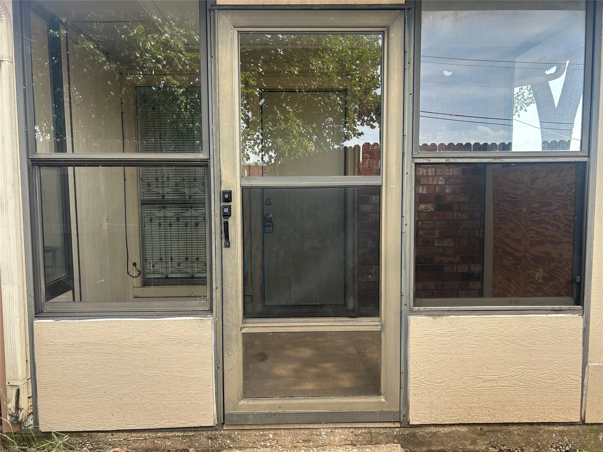 Duplex For Rent in Tarrant County , 2301 Lido Lane, Arlington, Texas 76015, 2 Bedroom, 2 Bathroom, Garage spaces, 910 Sqft, built in 1983, mls#21348420, Real Estate Agent in Arlington, Homes For Rent in Tarrant county, Homes For Rent in Arlington, Realtor in Arlington Texas, Real Estate Brokerage Independent Realty Texas, Luminita Cordes Realtor